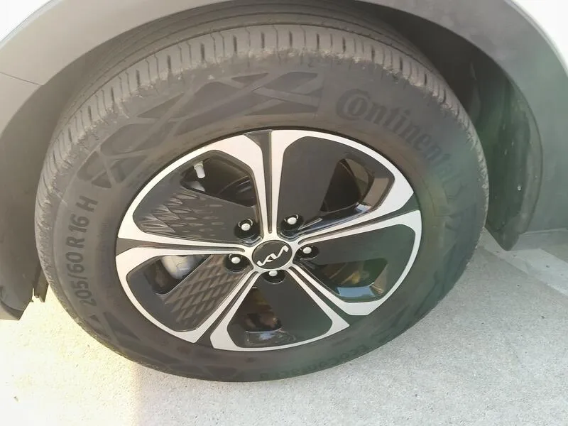 Kia XCeed 1.6 GDi PHEV eDrive - foto 44