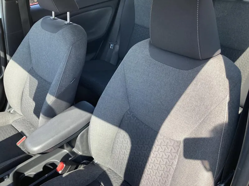 Toyota Yaris 1.5 120H Active Tech - foto 12