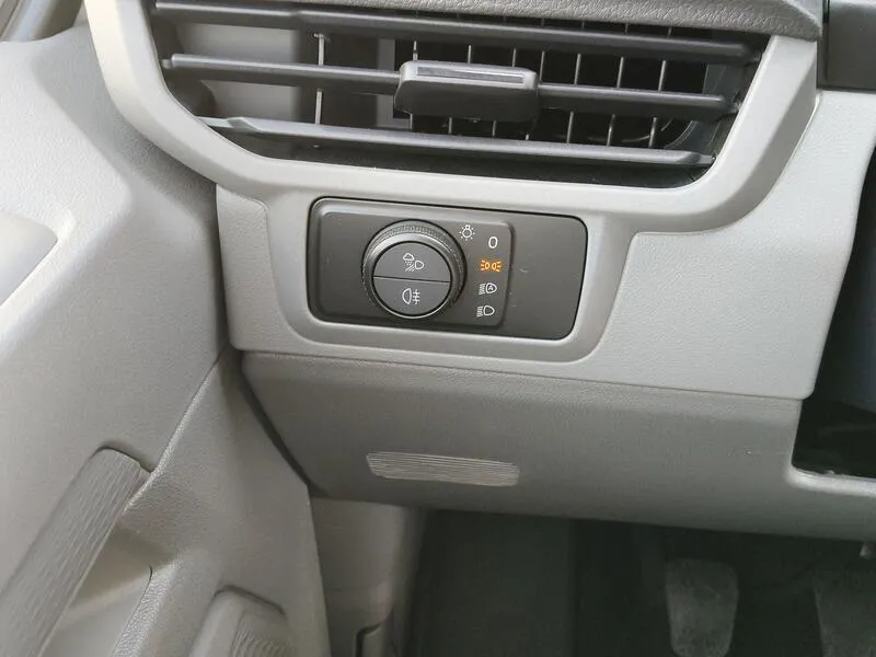 Volkswagen Transporter 2.0 TDI - foto 28