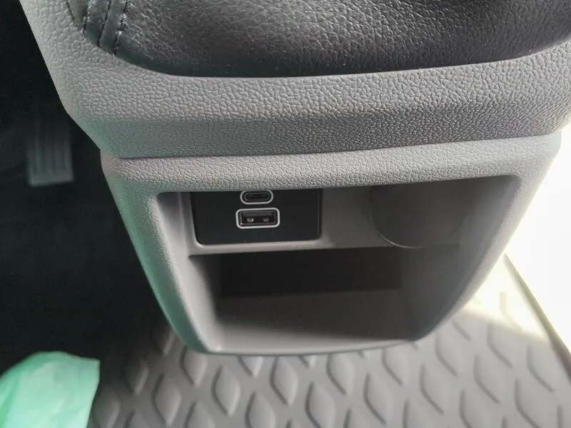 Volkswagen Transporter 2.0 TDI - foto 15