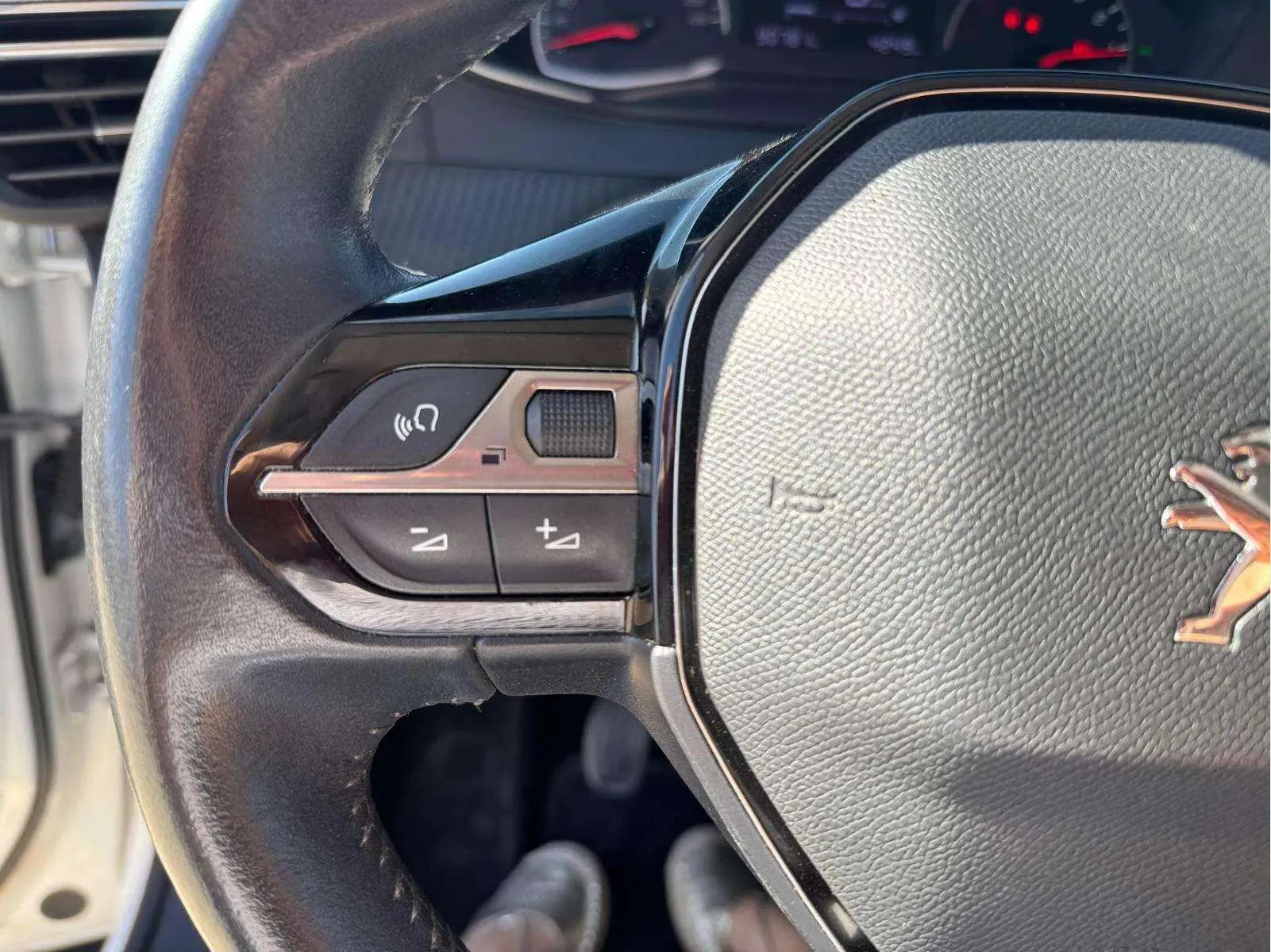 Peugeot 2008 Active Pack BlueHDi - foto 12