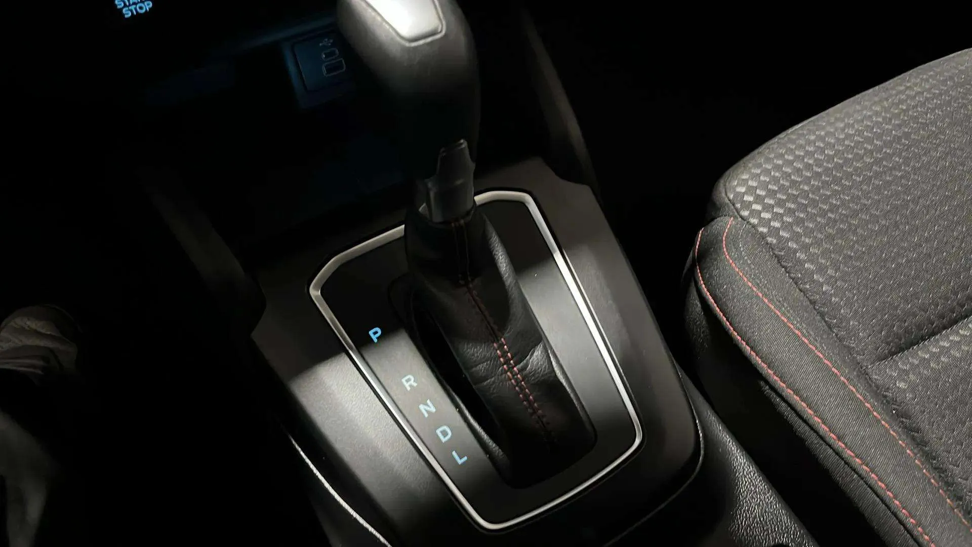 Ford Focus 1.0 EcoBoost MHEV ST-Line SB - foto 17