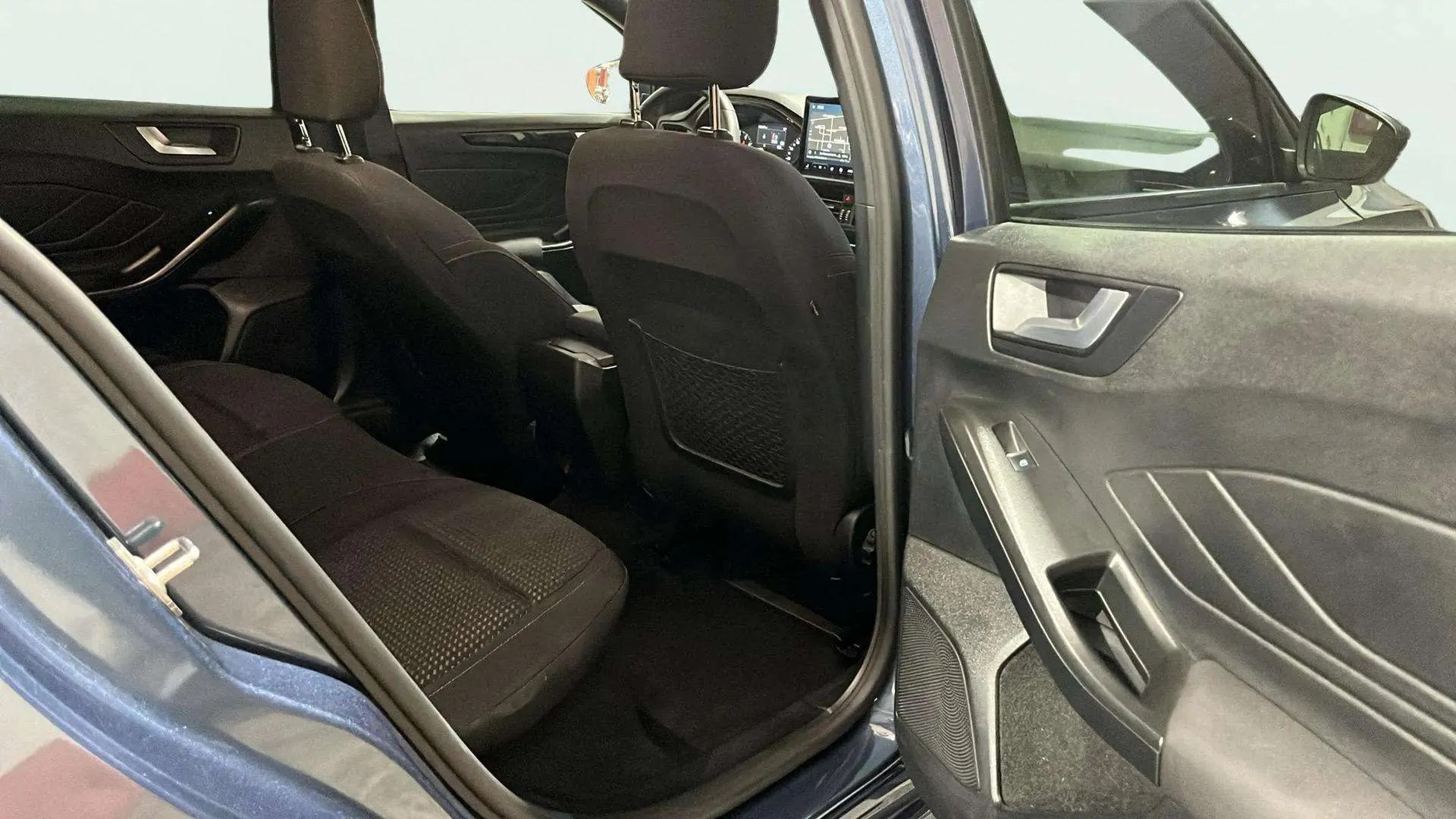 Ford Focus 1.0 EcoBoost MHEV ST-Line SB - foto 14