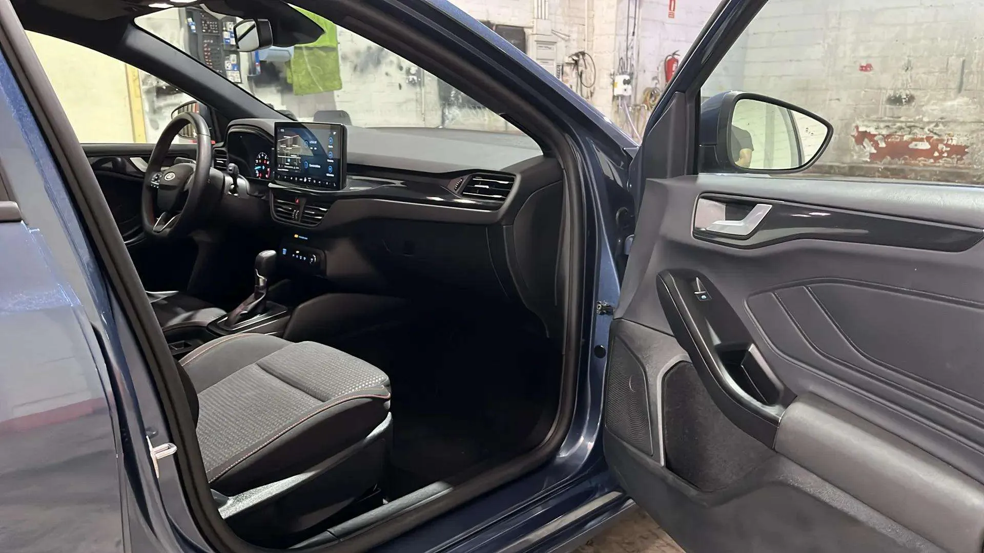 Ford Focus 1.0 EcoBoost MHEV ST-Line SB - foto 13