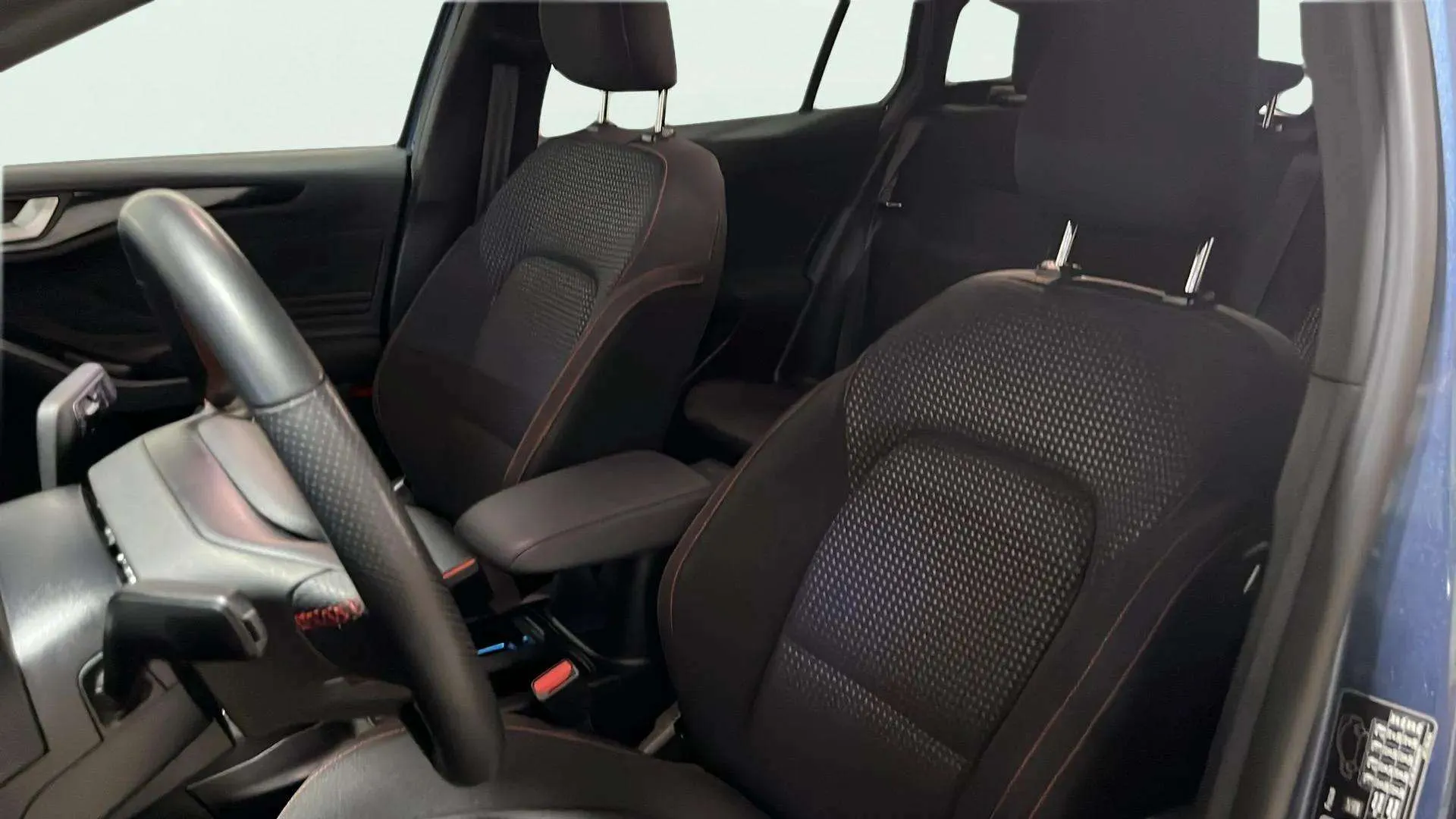 Ford Focus 1.0 EcoBoost MHEV ST-Line SB - foto 28