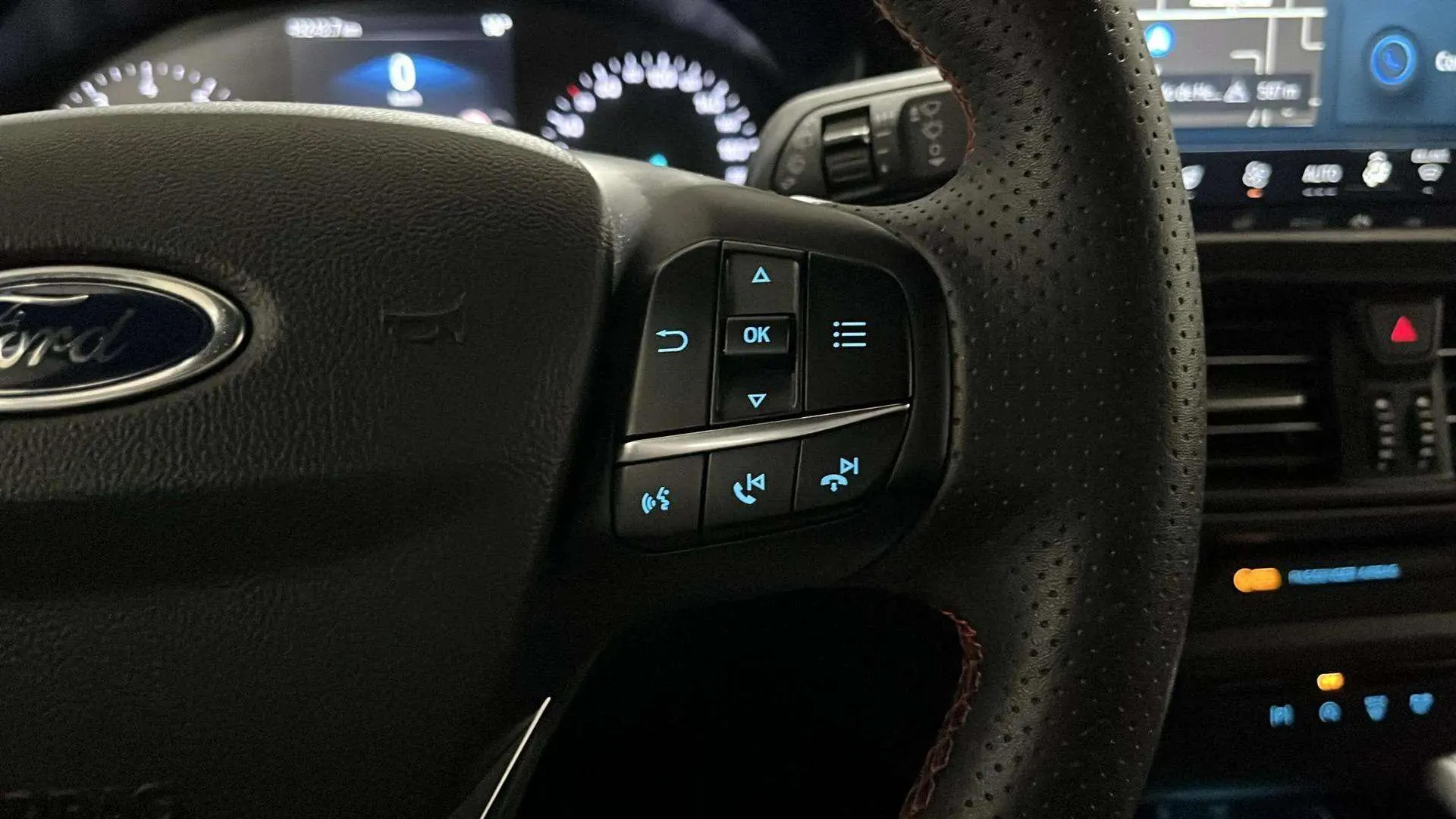 Ford Focus 1.0 EcoBoost MHEV ST-Line SB - foto 20