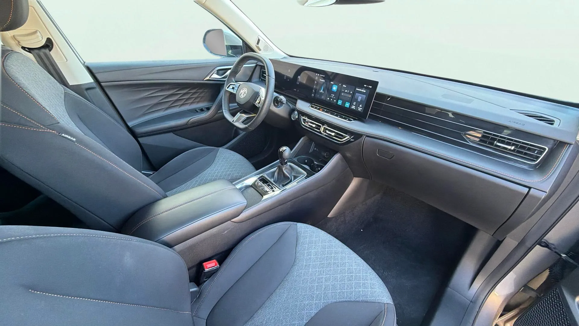 MG HS 1.5 Turbo GDI Comfort - foto 12