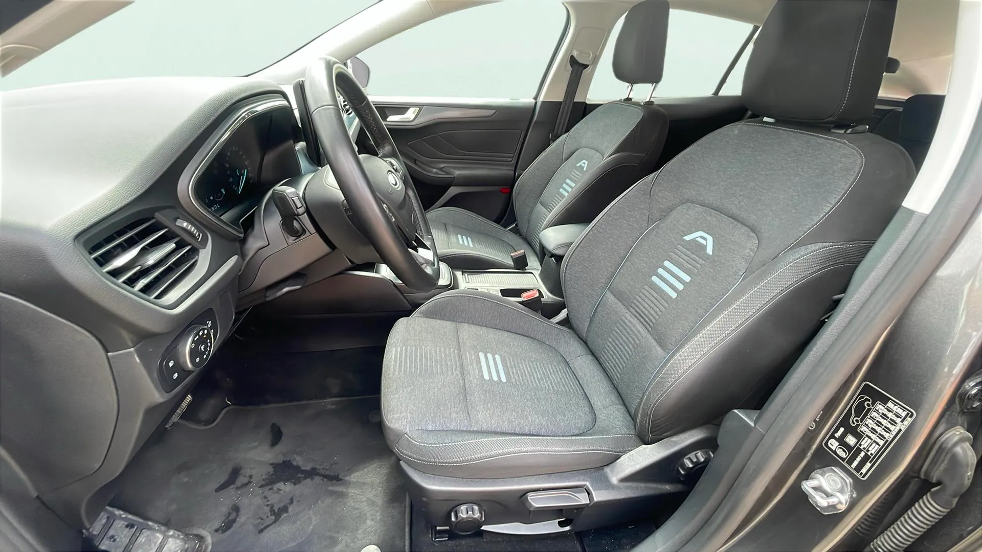 Ford Focus 1.0 EcoBoost MHEV Active SB - foto 14