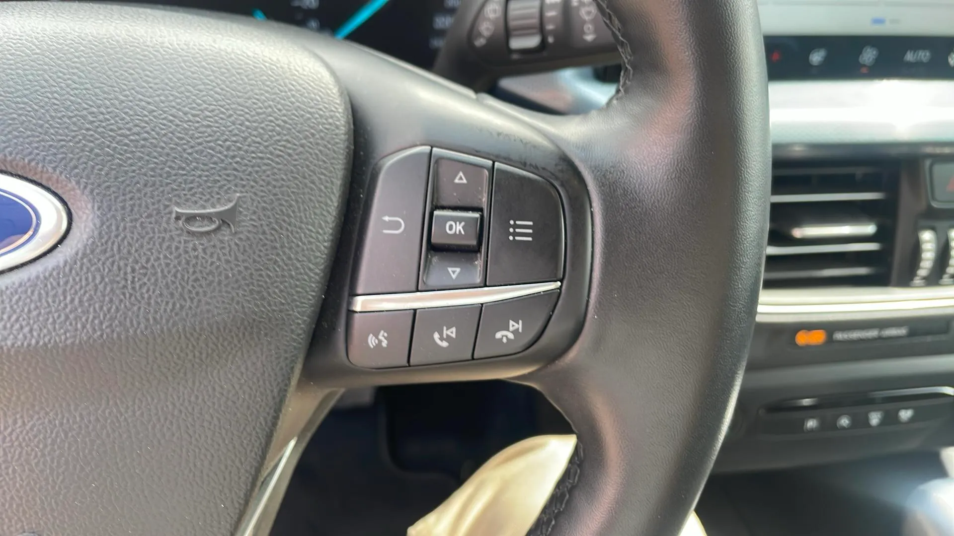 Ford Focus 1.0 EcoBoost MHEV Active SB - foto 31