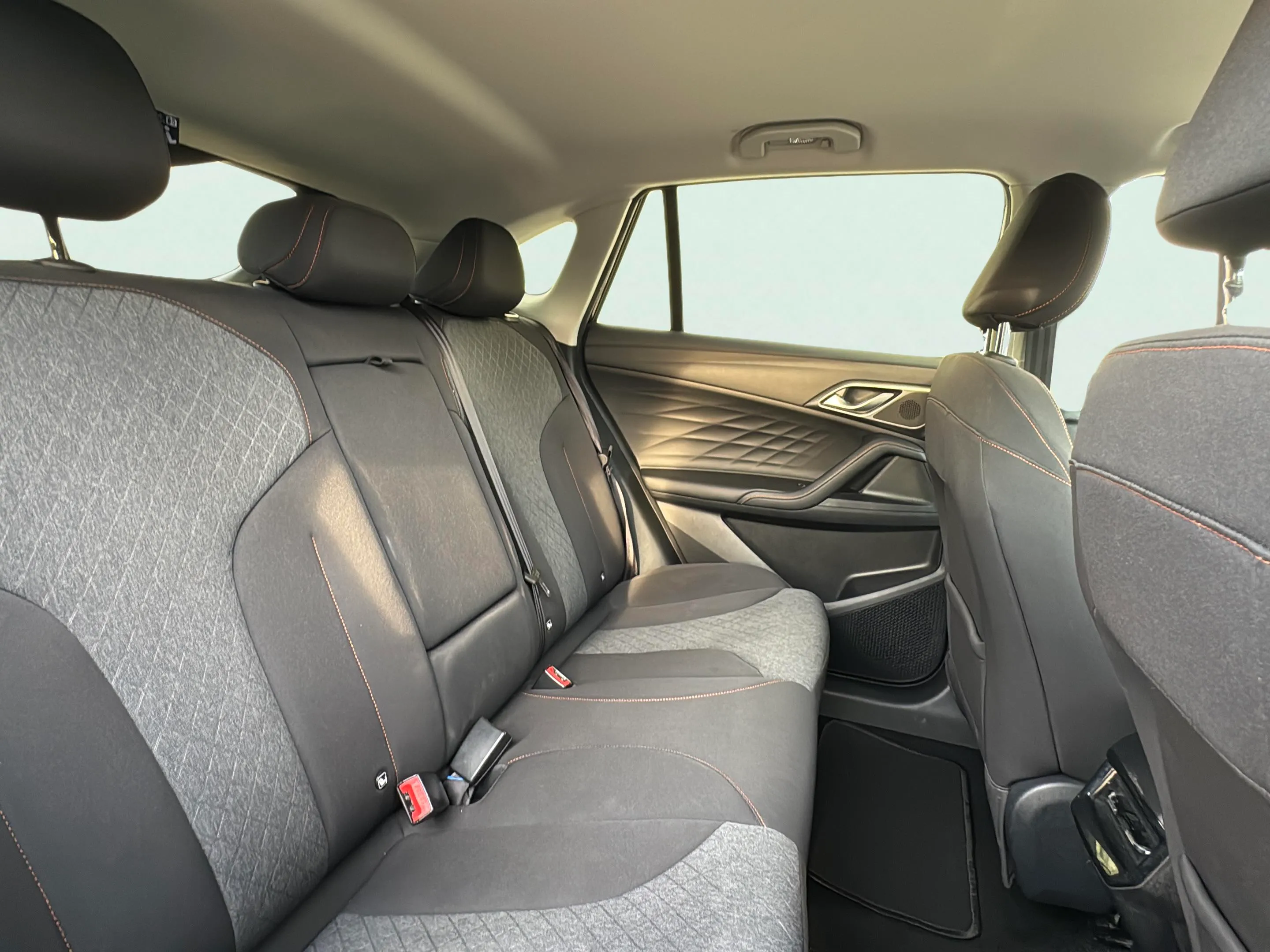 MG HS 1.5 Turbo GDI Comfort - foto 15