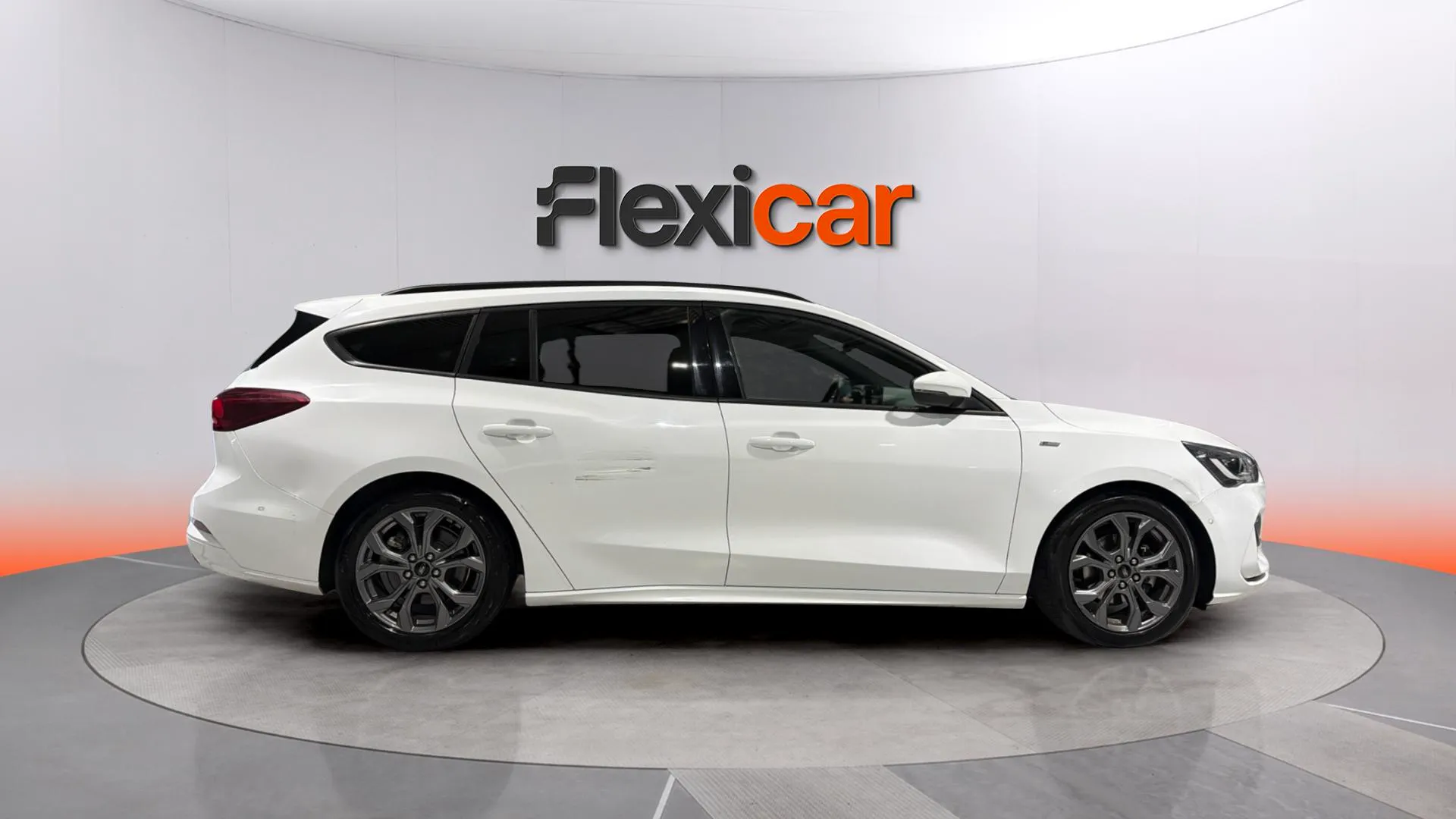 Ford Focus 1.0 EcoBoost MHEV ST-Line SB - foto 8