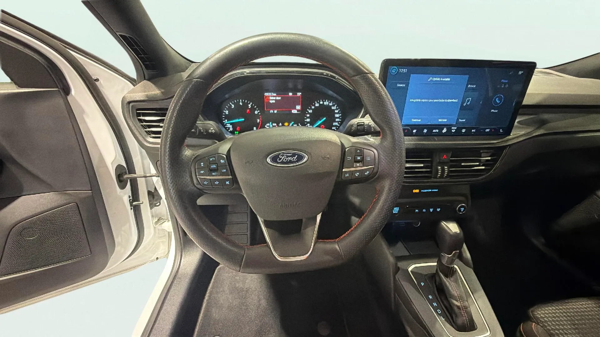 Ford Focus 1.0 EcoBoost MHEV ST-Line SB - foto 12