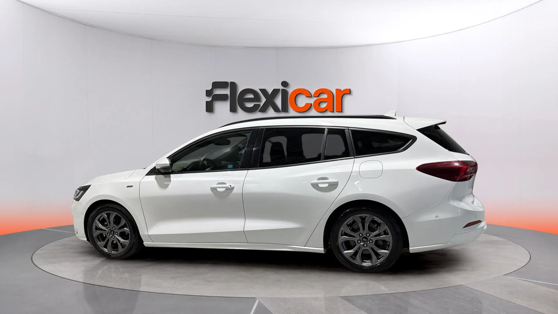Ford Focus 1.0 EcoBoost MHEV ST-Line SB - foto 4