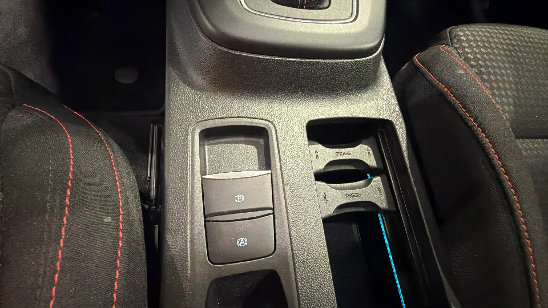 Ford Focus 1.0 EcoBoost MHEV ST-Line SB - foto 16