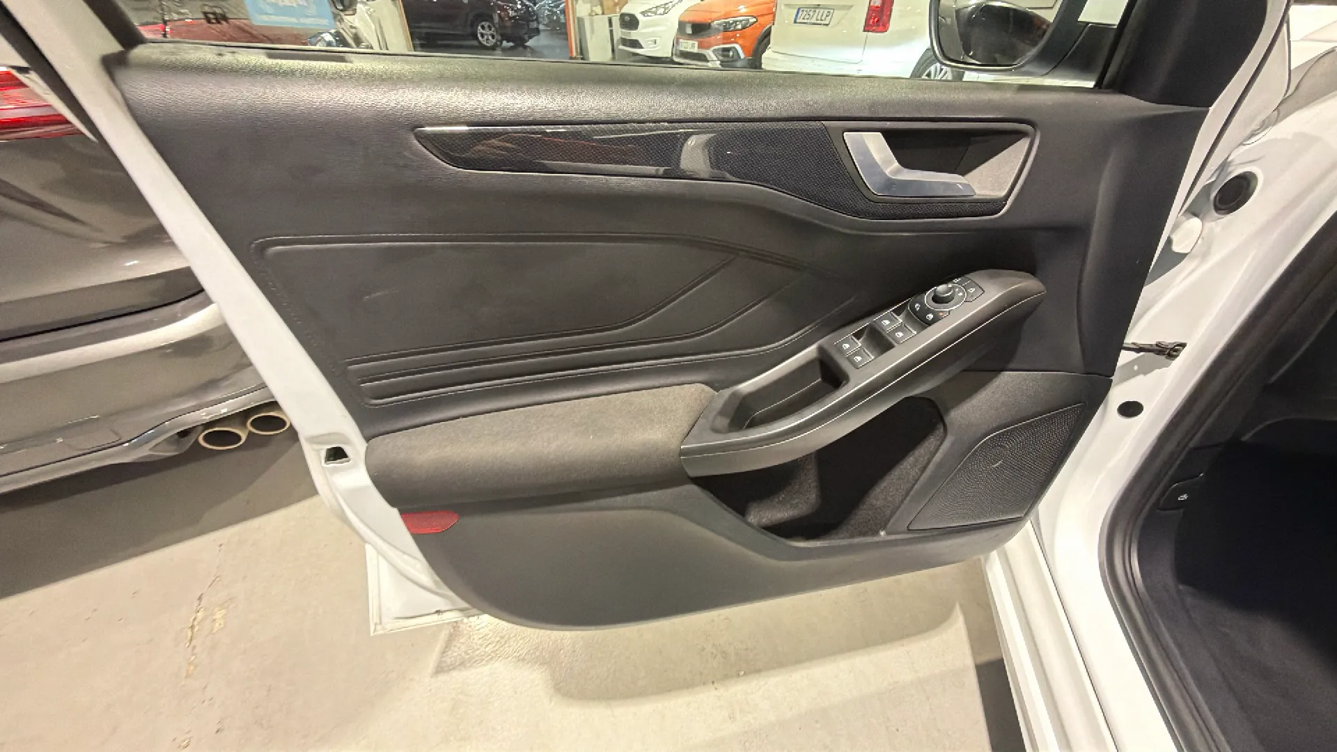 Ford Focus 1.0 EcoBoost MHEV ST-Line SB - foto 9