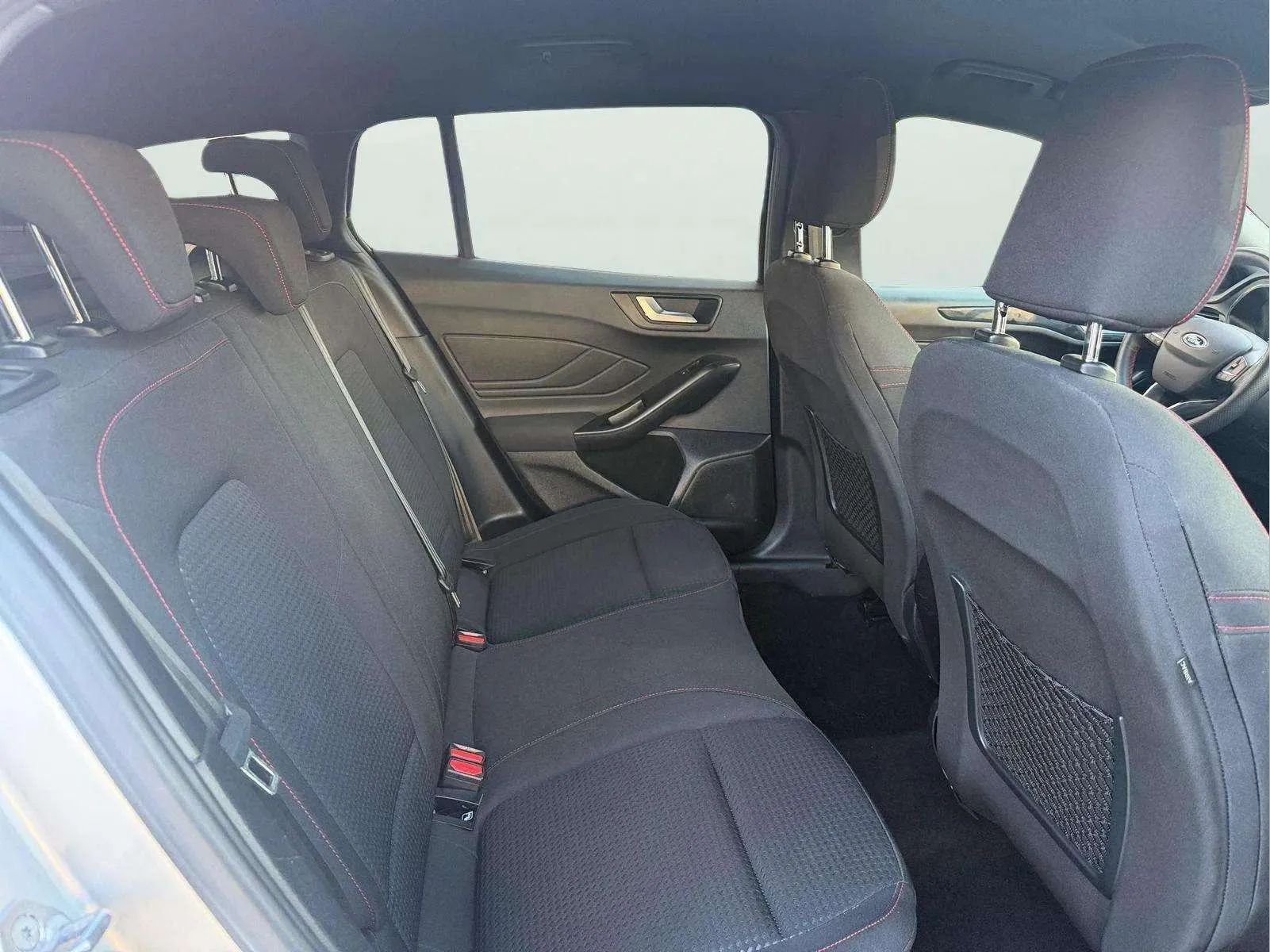 Ford Focus 1.0 EcoBoost MHEV ST-Line SB - foto 15