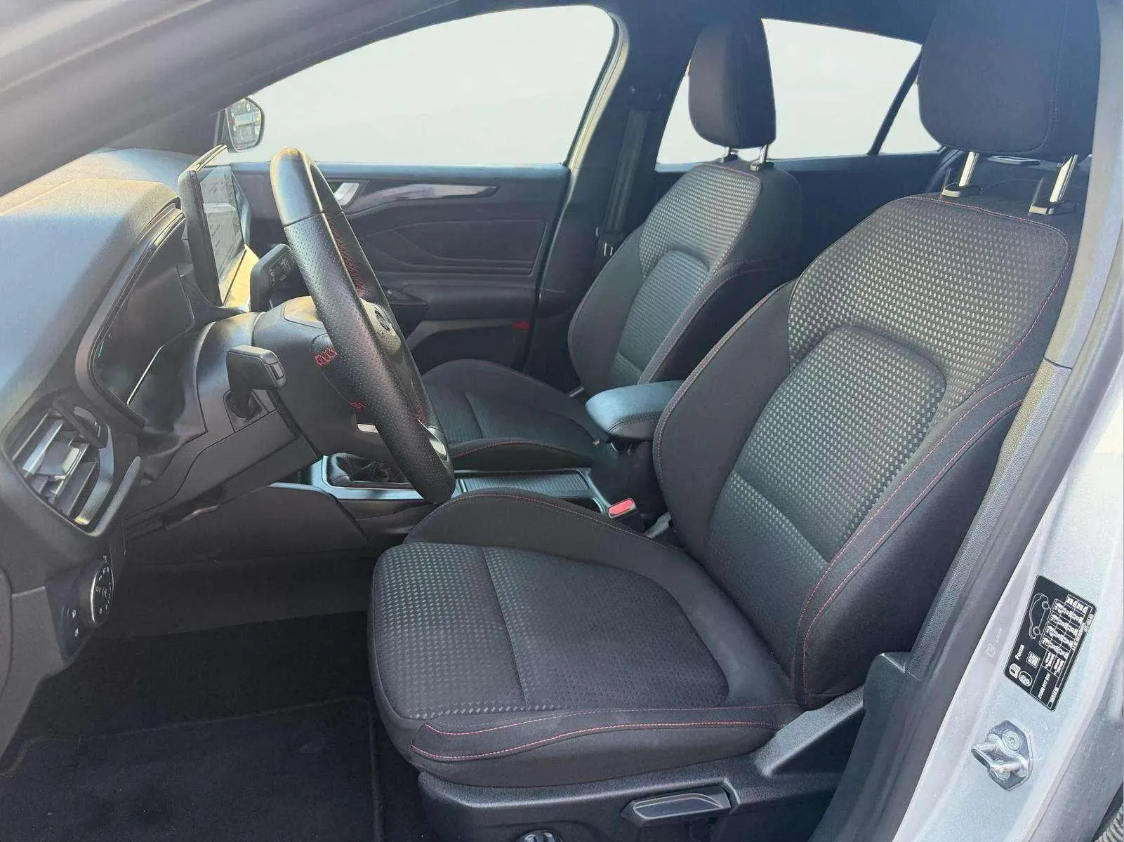 Ford Focus 1.0 EcoBoost MHEV ST-Line SB - foto 13