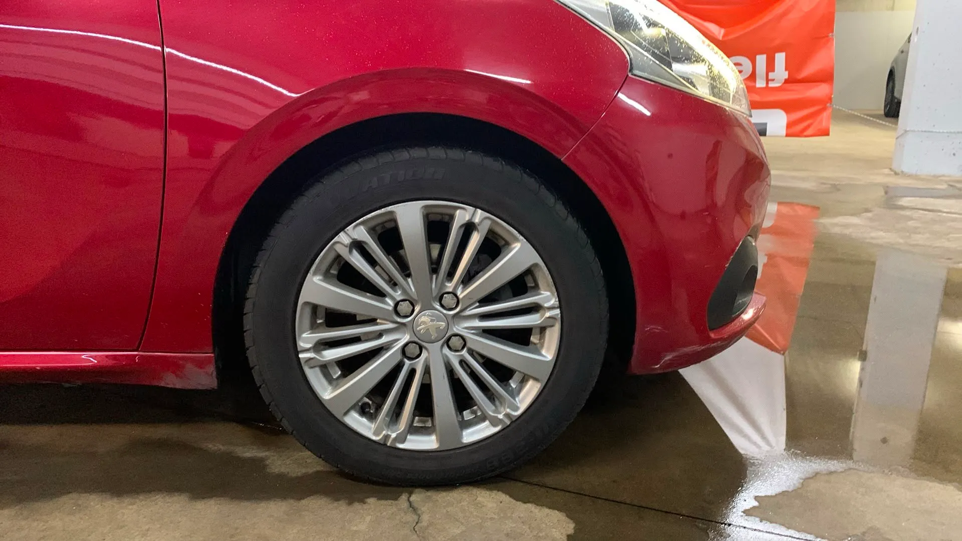 Peugeot 208 Allure 1.6 BlueHDi - foto 24