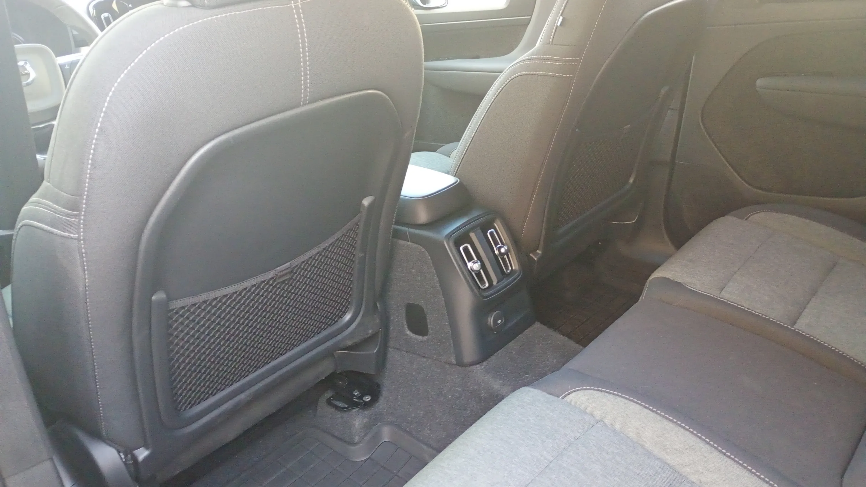 Volvo XC40 1.5 T4 Recharge PHEV Core - foto 16