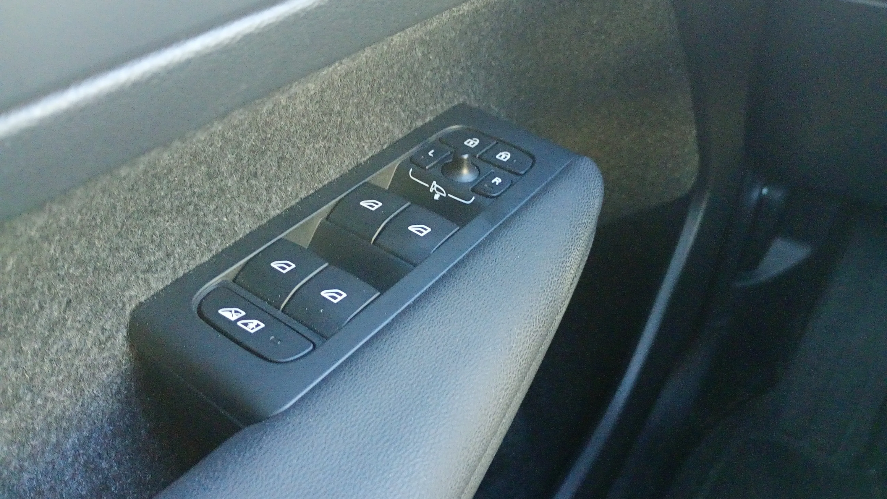 Volvo XC40 1.5 T4 Recharge PHEV Core - foto 22