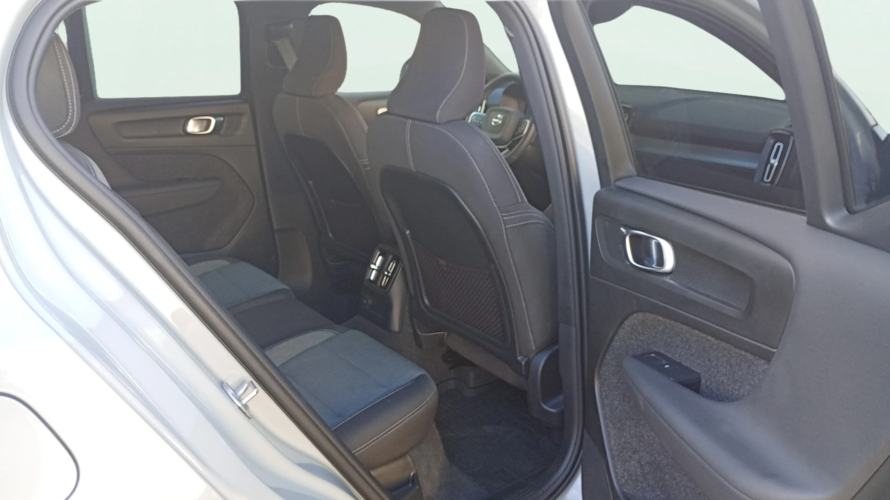Volvo XC40 1.5 T4 Recharge PHEV Core - foto 9