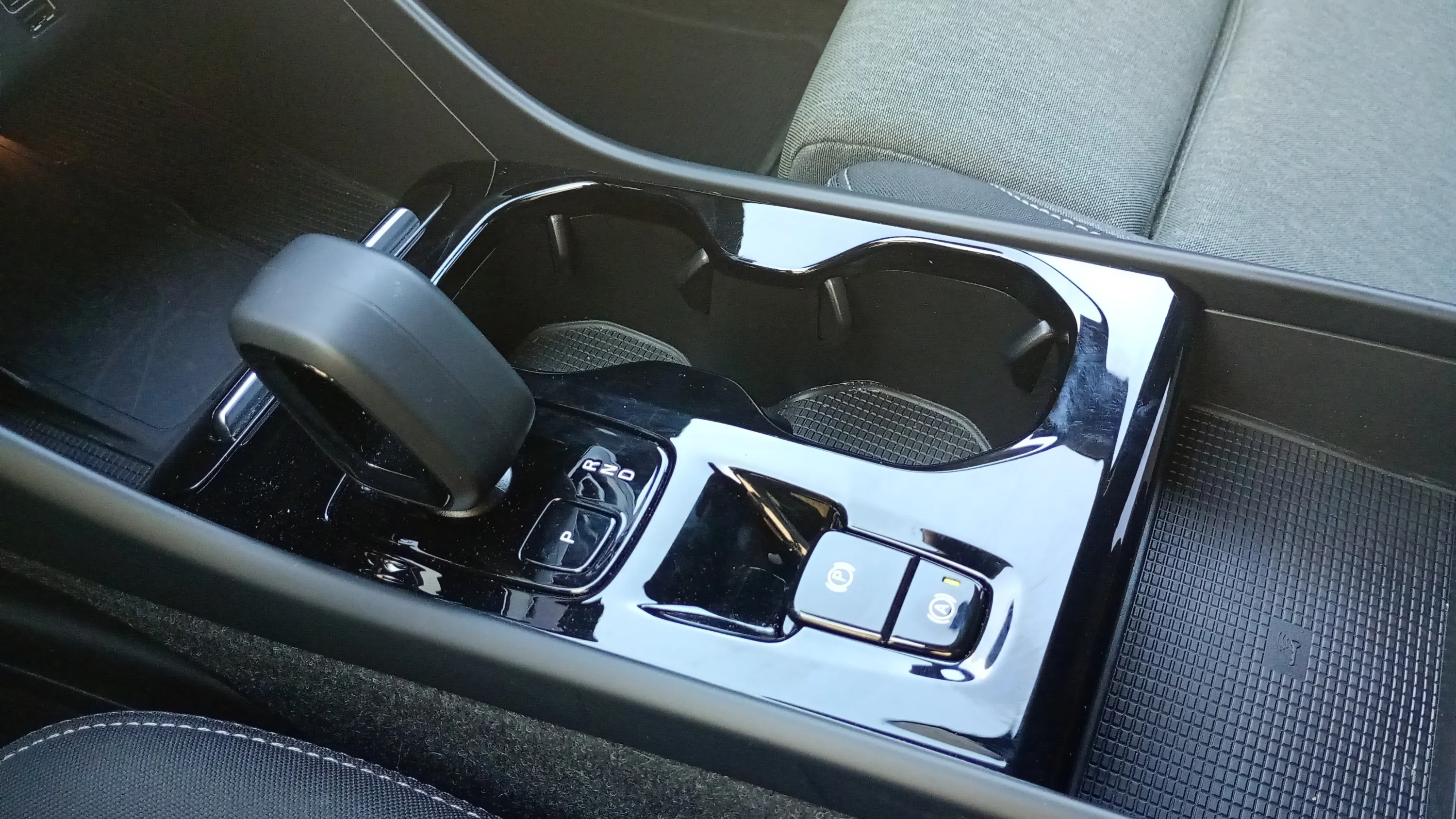 Volvo XC40 1.5 T4 Recharge PHEV Core - foto 23
