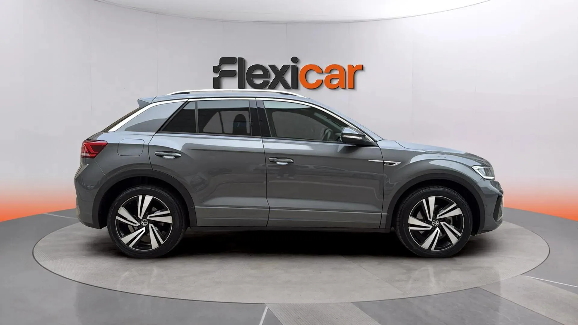 Volkswagen T-Roc R-Line 2.0 TSI 4 Mot DSG - foto 2