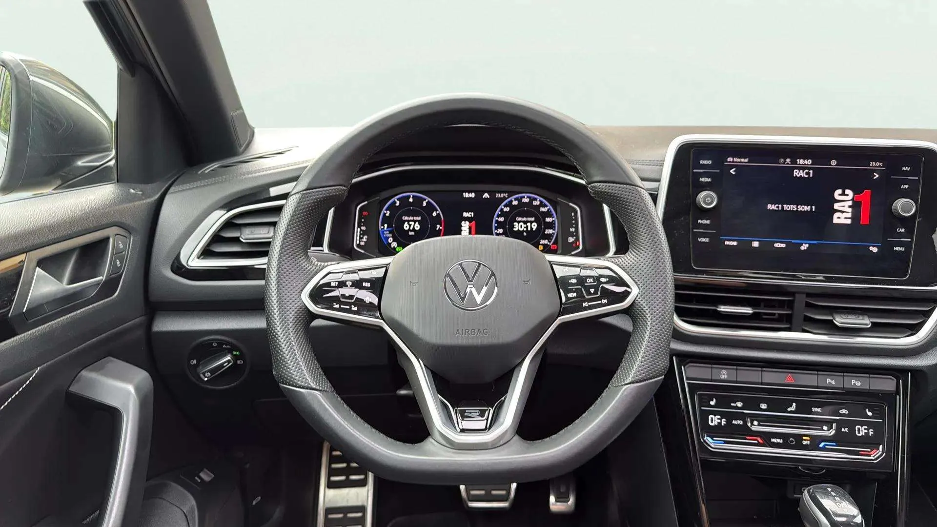 Volkswagen T-Roc R-Line 2.0 TSI 4 Mot DSG - foto 11