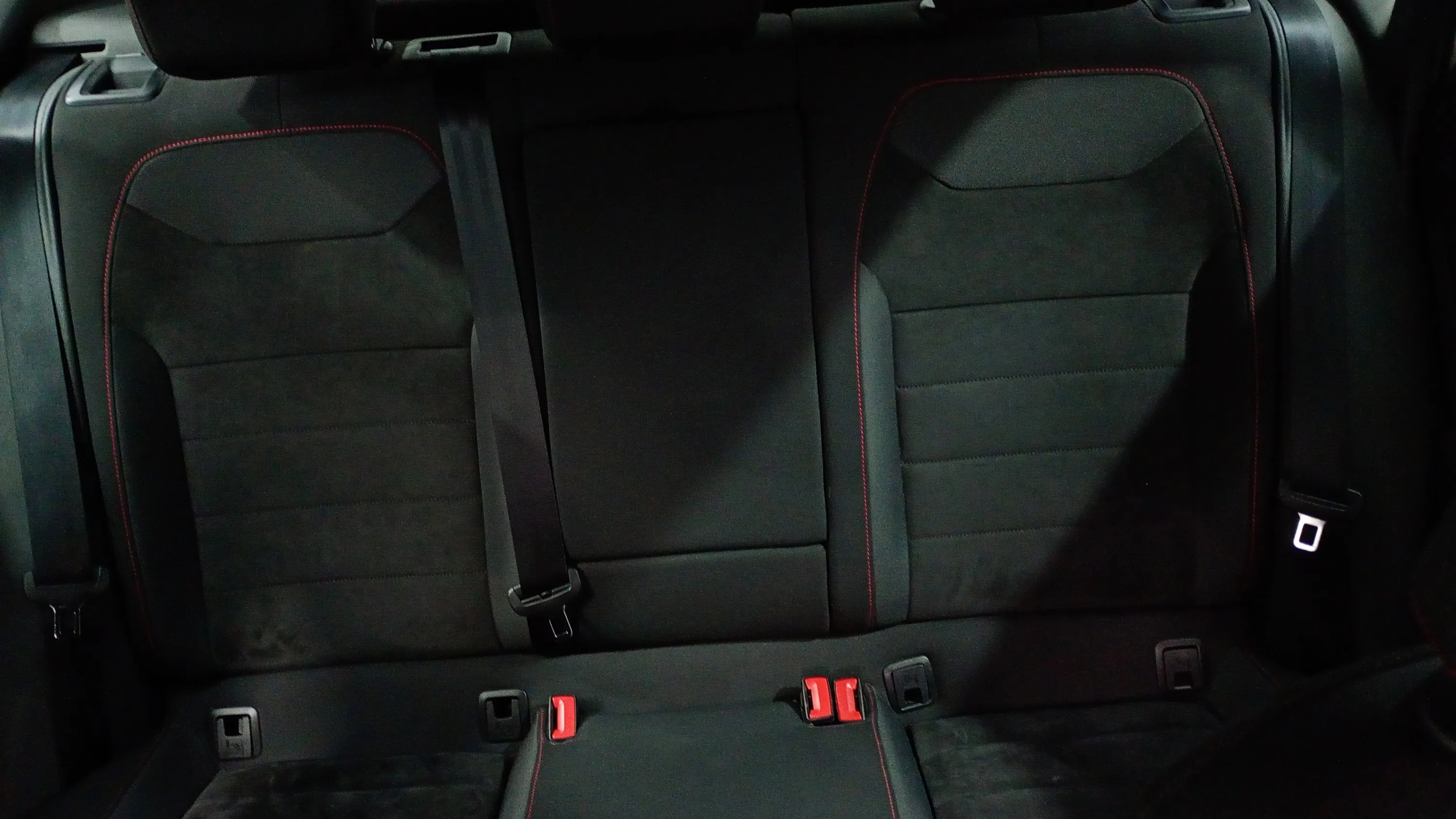SEAT Ateca 2.0 TSI DSG-7 4D FR Edition - foto 19