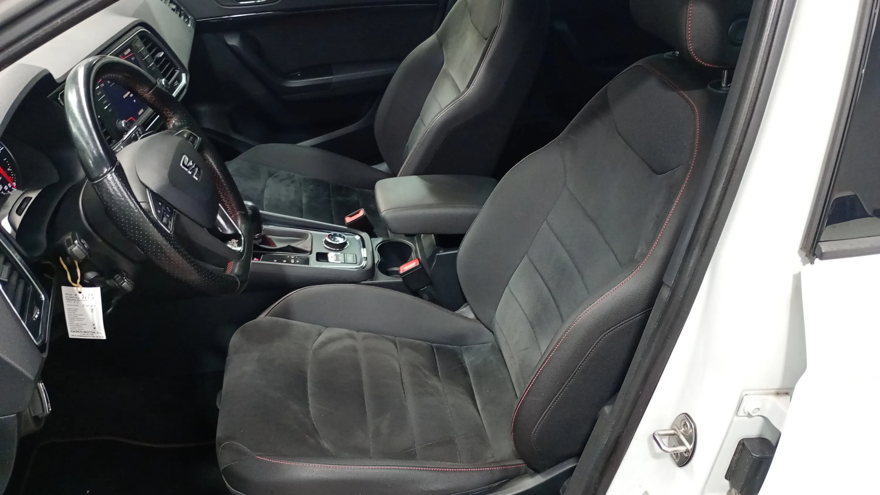 SEAT Ateca 2.0 TSI DSG-7 4D FR Edition - foto 16
