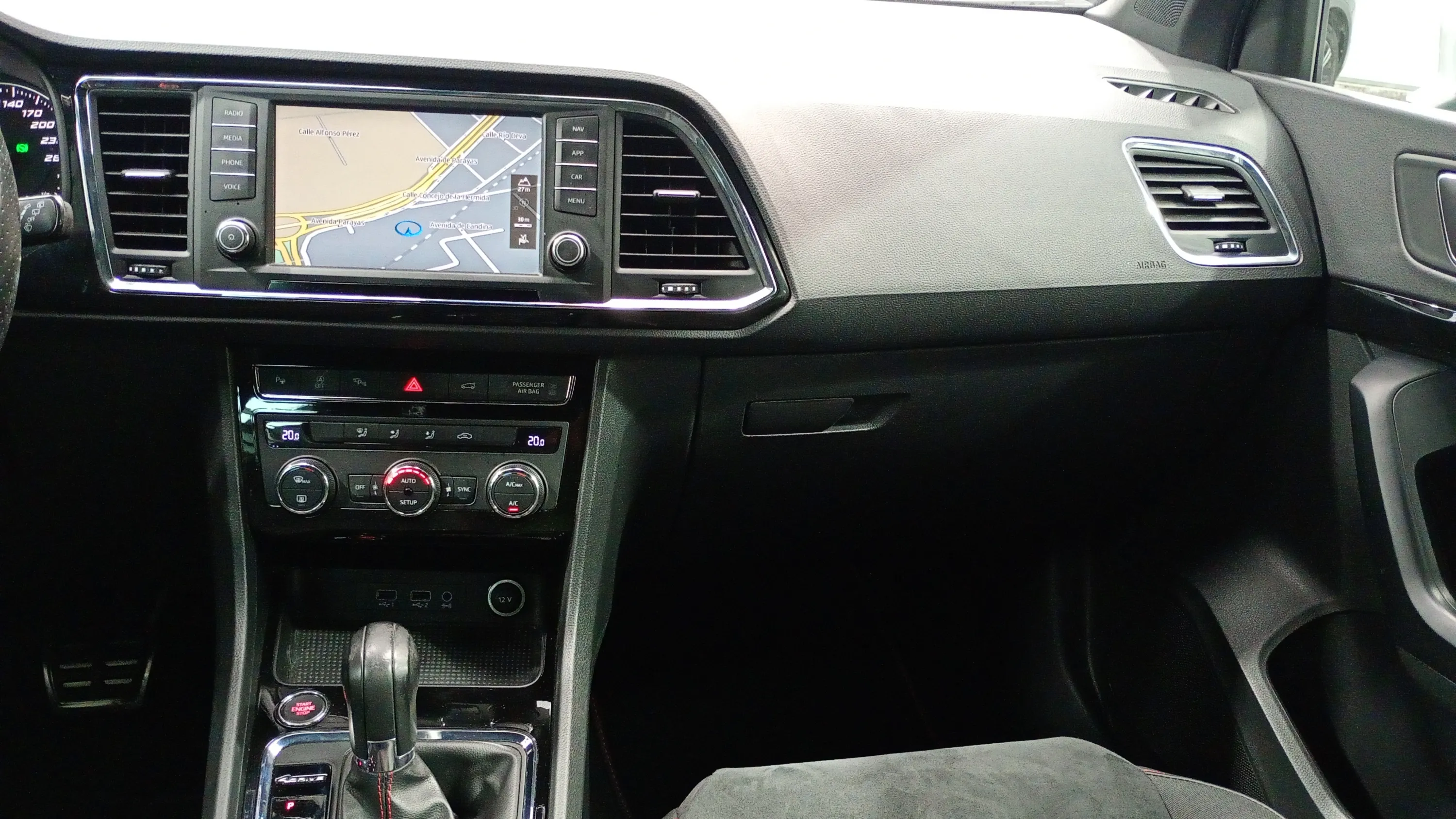 SEAT Ateca 2.0 TSI DSG-7 4D FR Edition - foto 11