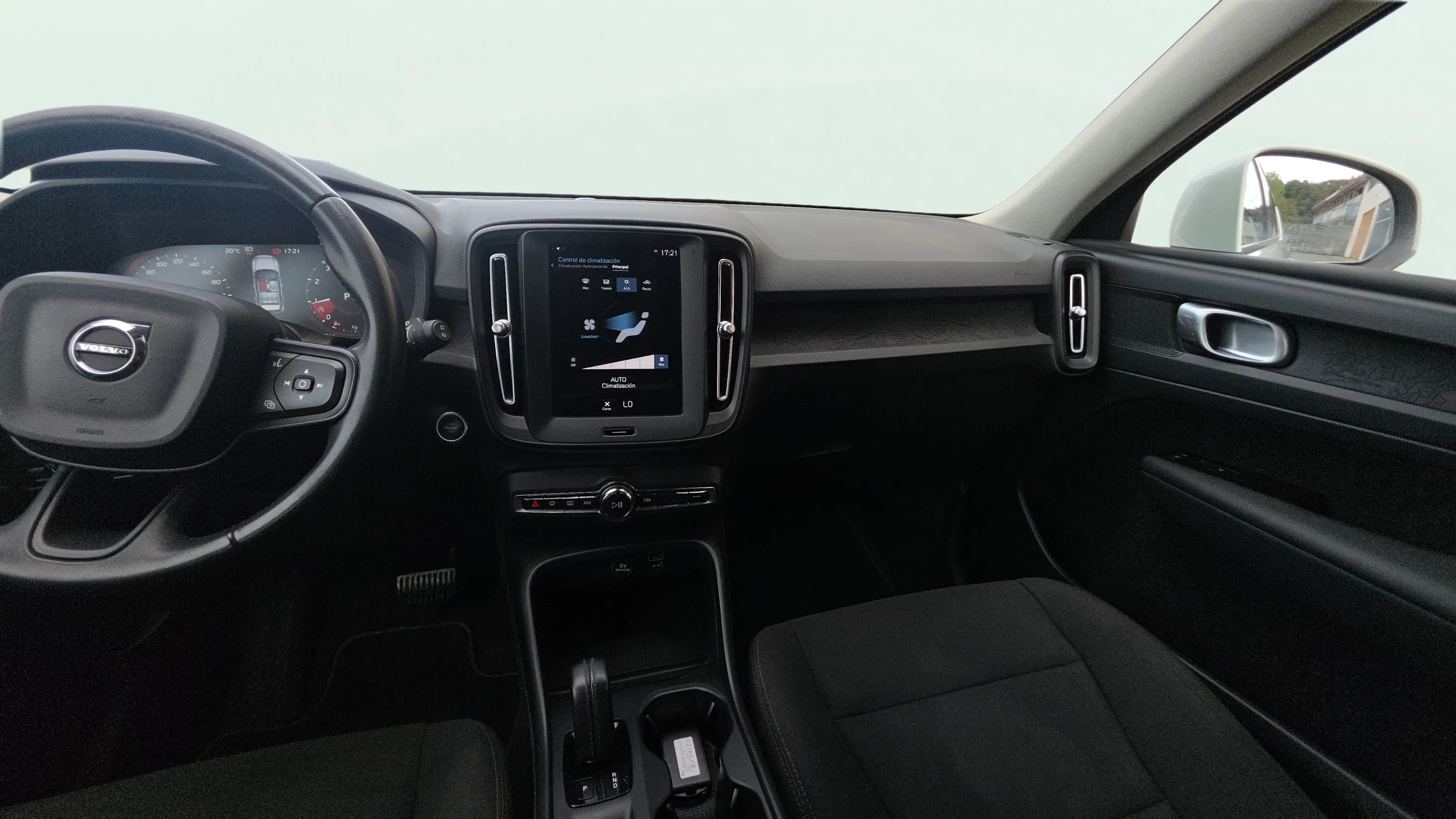 Volvo XC40 1.5 T2 Momentum Core - foto 12
