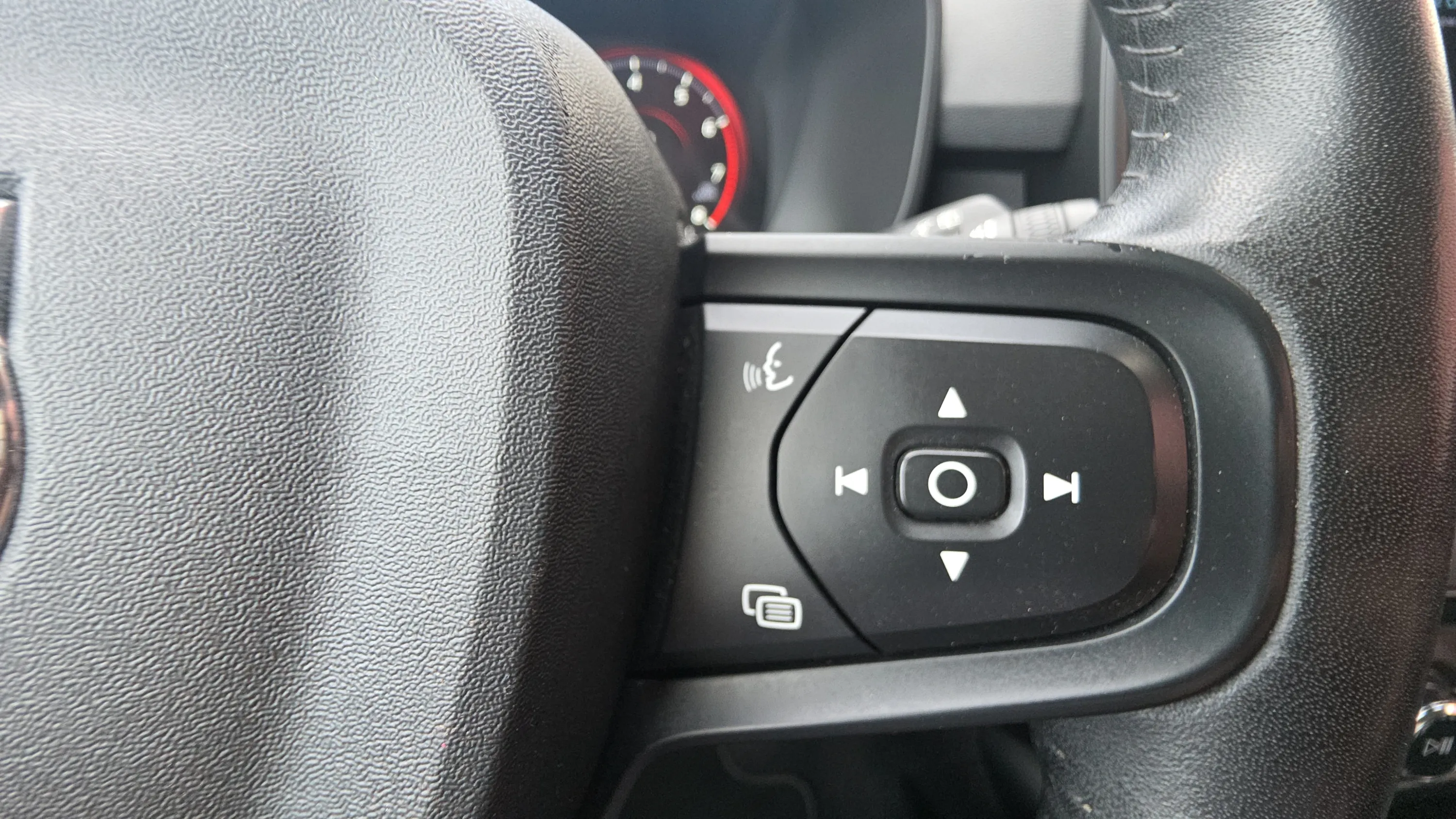 Volvo XC40 1.5 T2 Momentum Core - foto 15