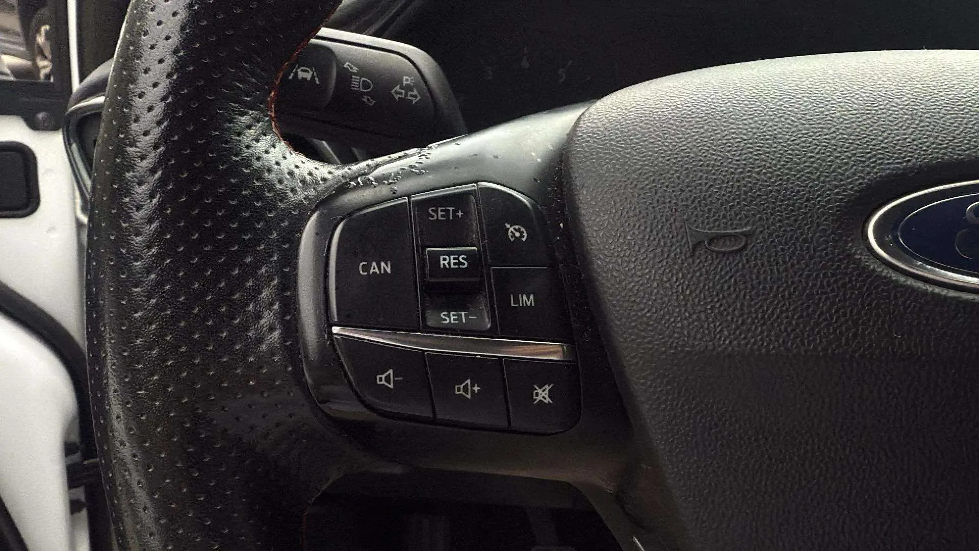 Ford Fiesta 1.0 EcoBoost ST-Line - foto 12