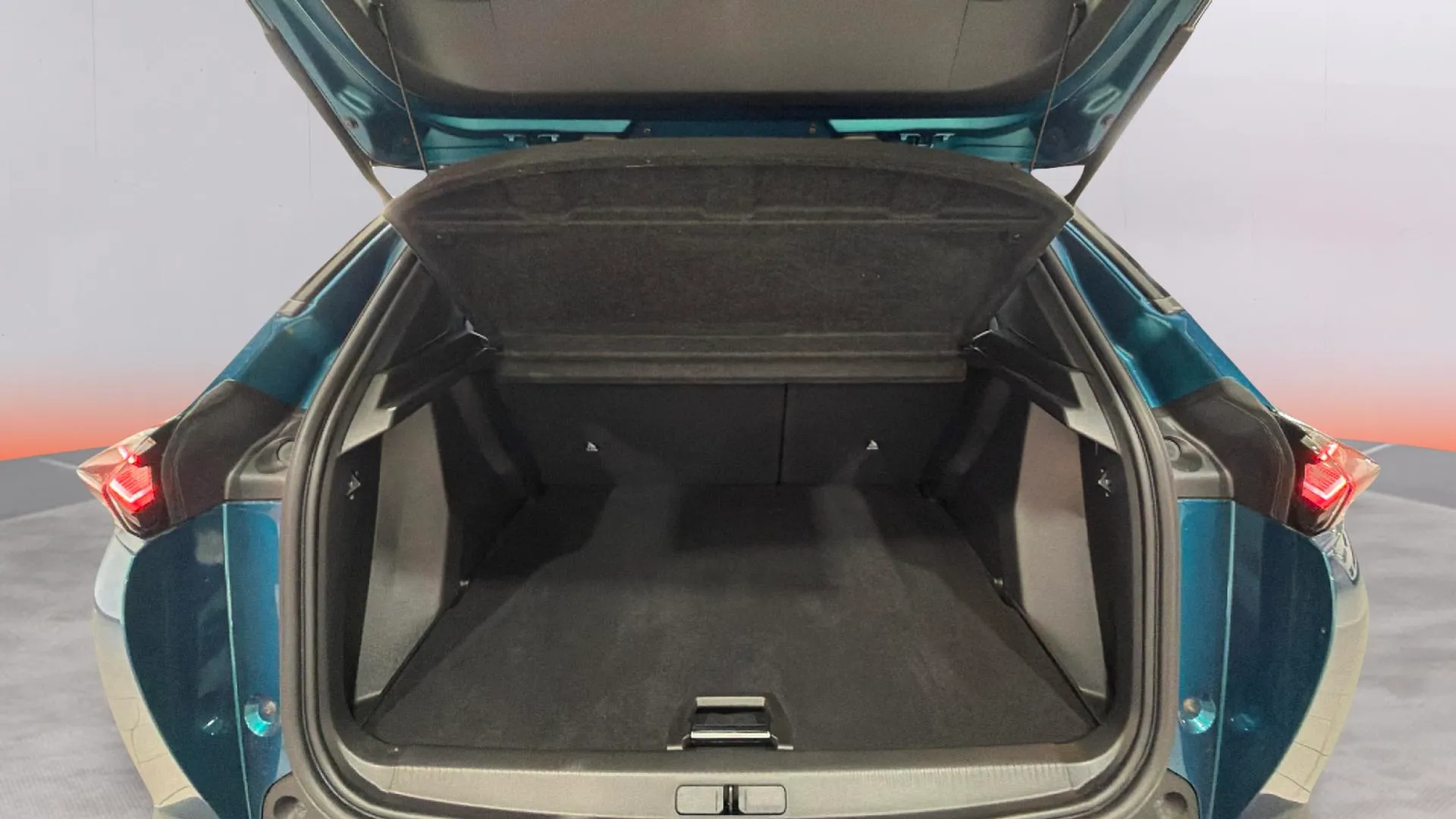 Peugeot 2008 GT Exclusive Hybrid 145 eDCS6 - foto 12