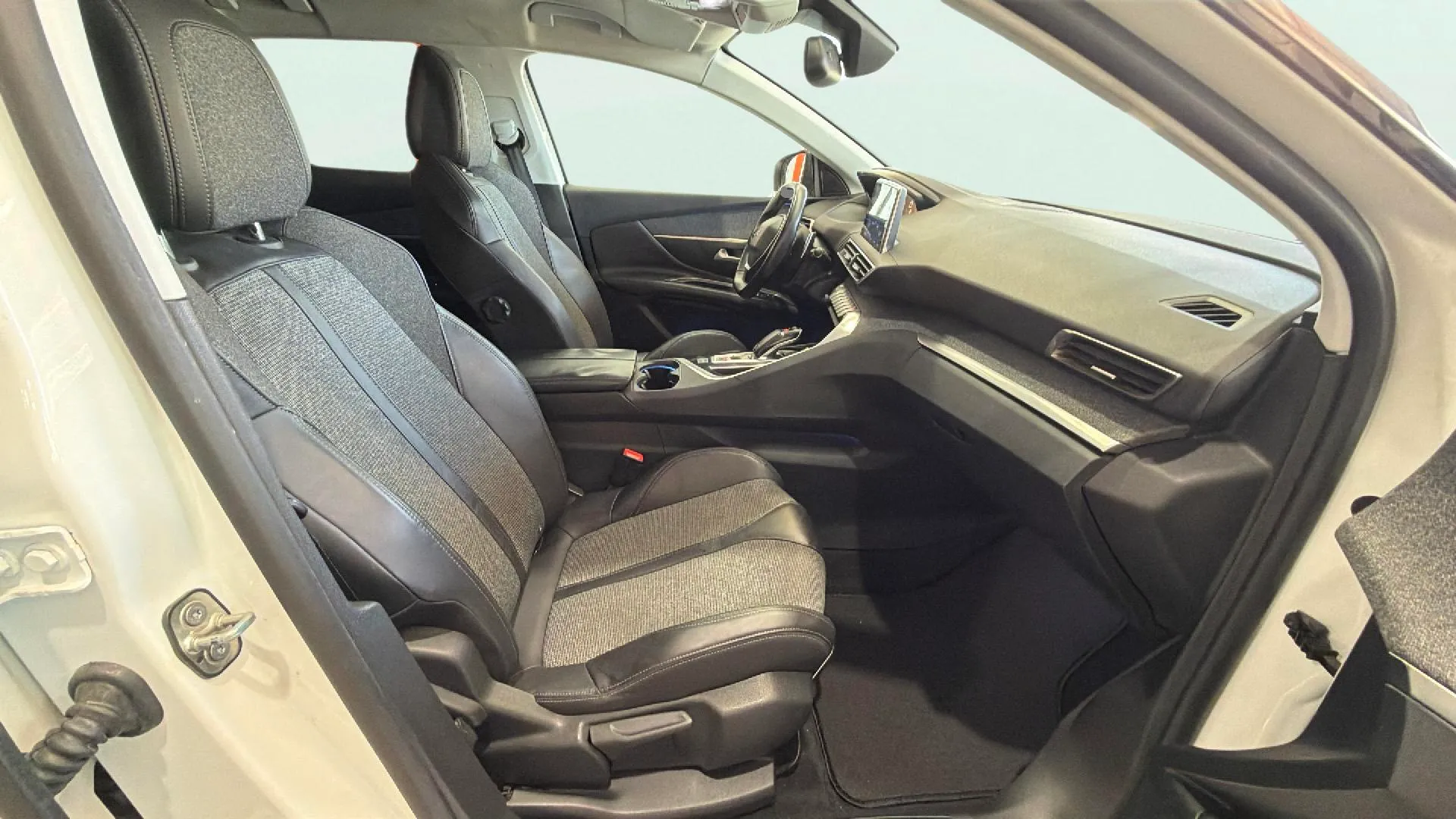 Peugeot 3008 1.2 PureTech Allure EAT6 - foto 9