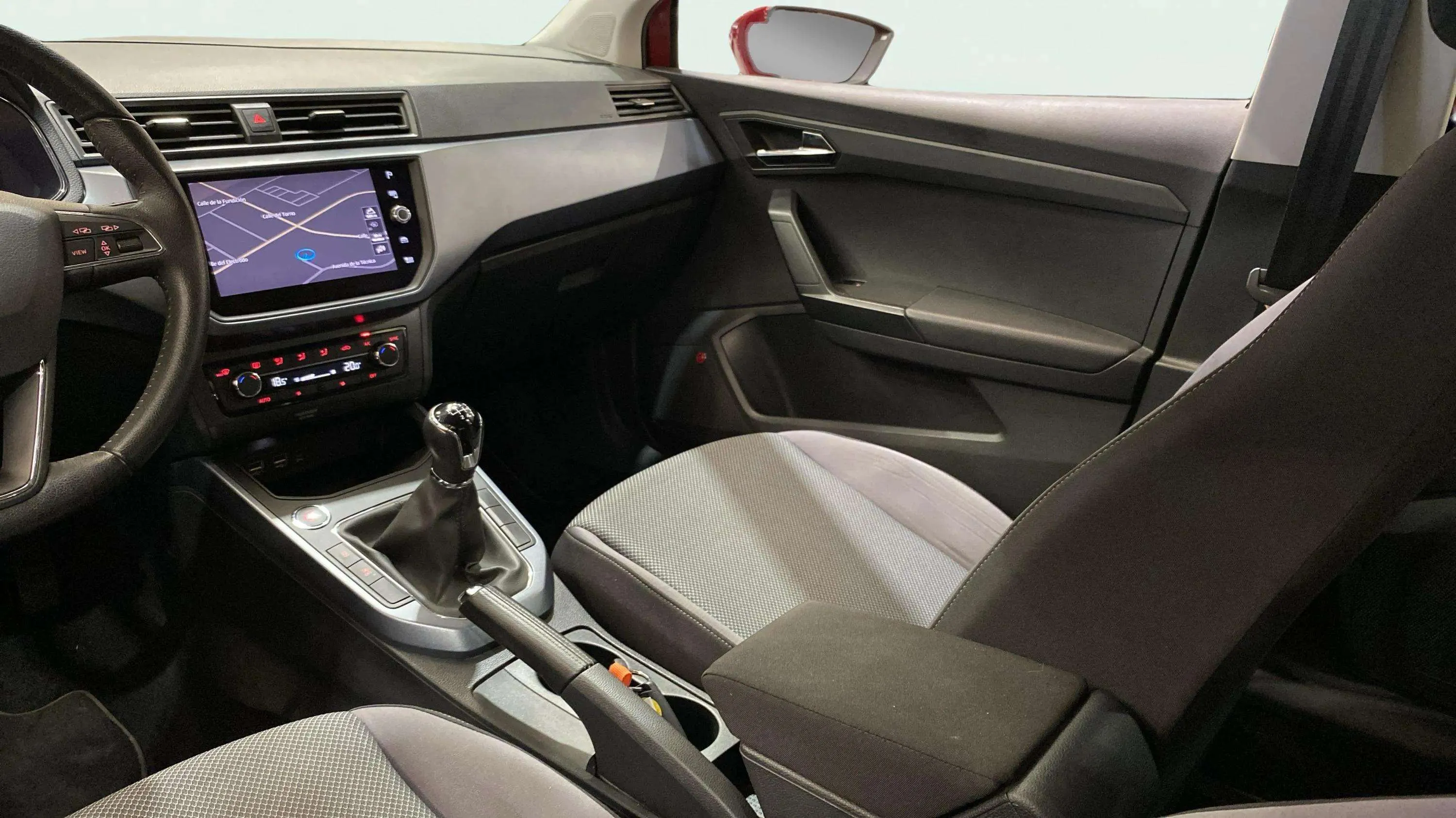 SEAT Arona 1.6 TDI Xcellence Ecomotive - foto 32