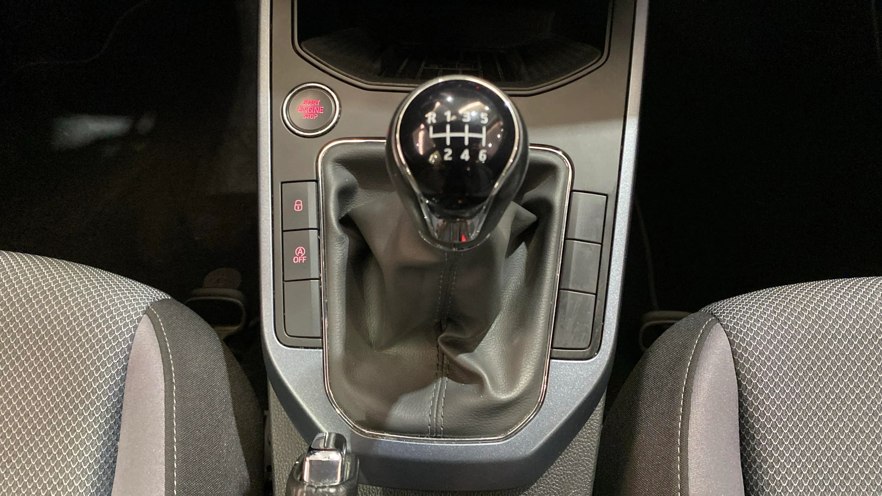 SEAT Arona 1.6 TDI Xcellence Ecomotive - foto 29