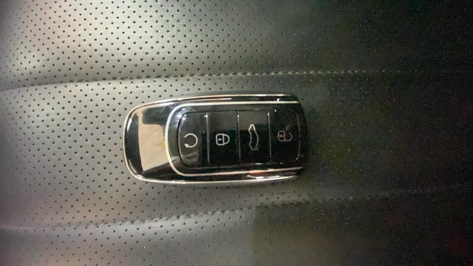 Jaecoo 7 PHEV Exclusive 1.5 TGDI+1DHT FWD - foto 17