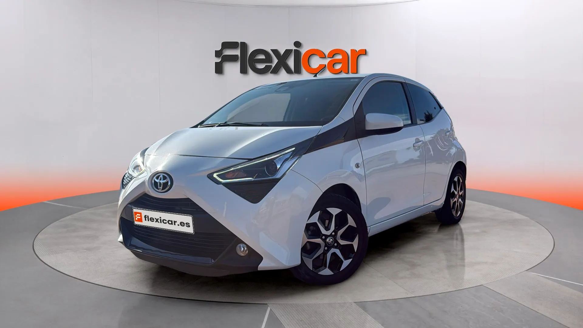 Toyota Aygo 1.0 70 x-play - foto 8