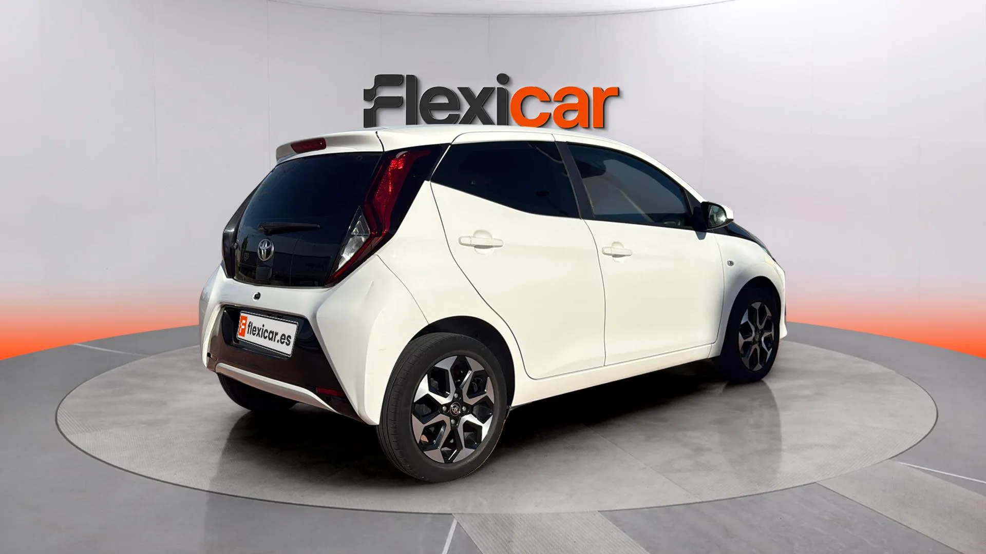 Toyota Aygo 1.0 70 x-play - foto 6