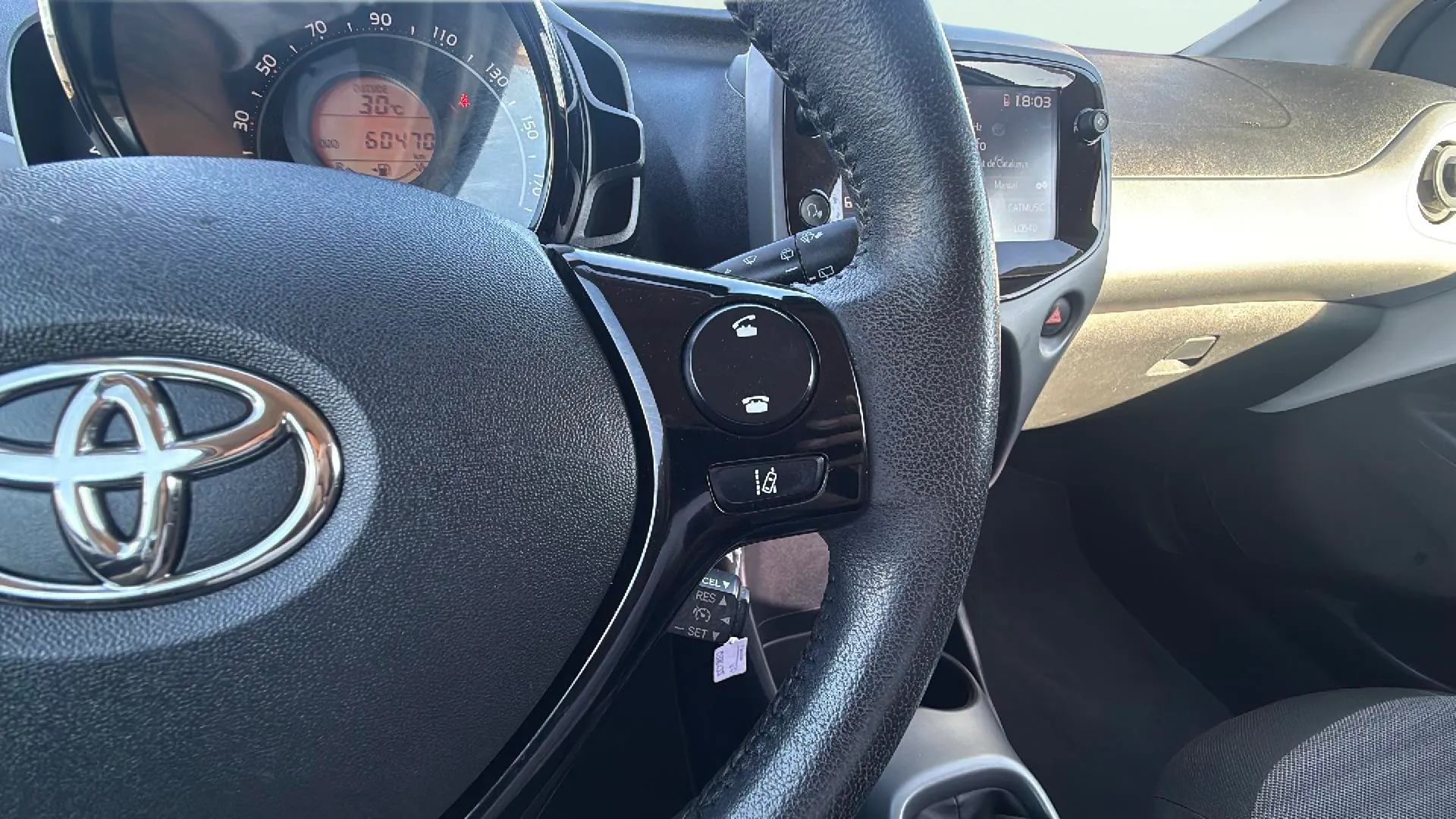 Toyota Aygo 1.0 70 x-play - foto 22
