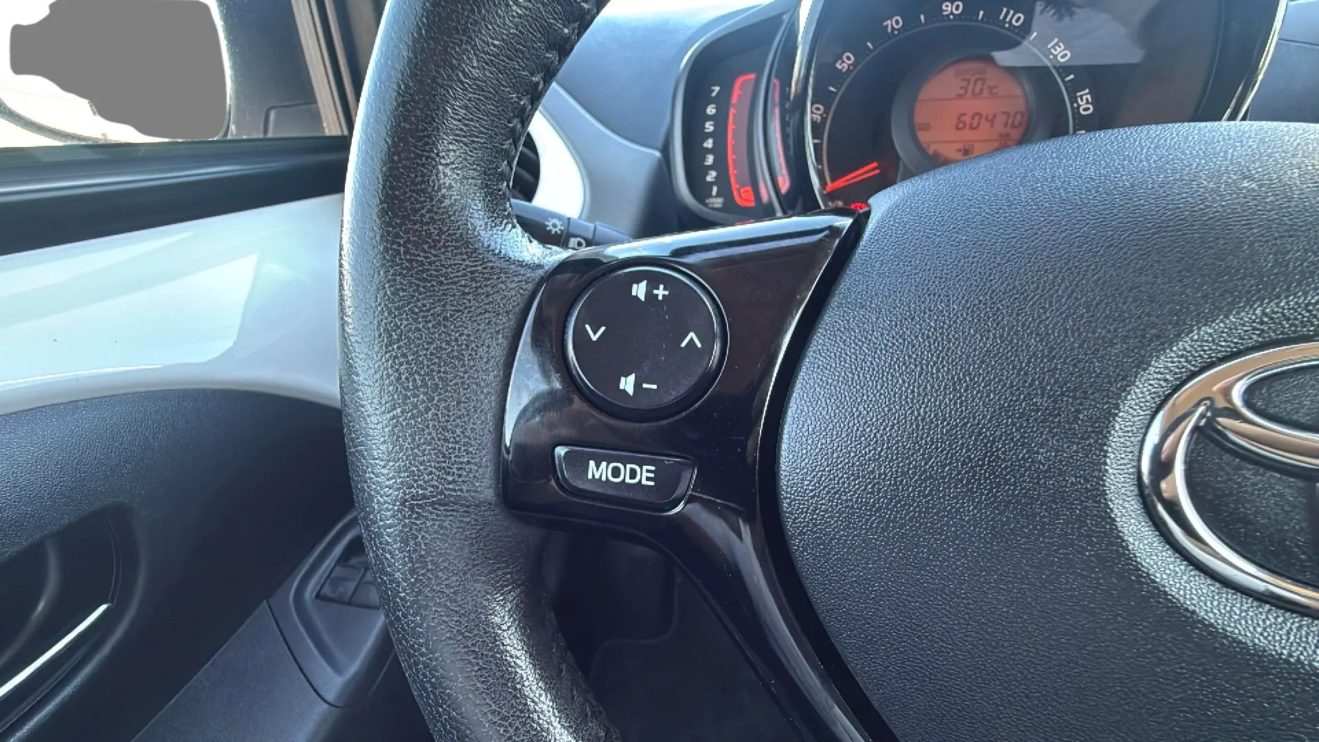 Toyota Aygo 1.0 70 x-play - foto 21