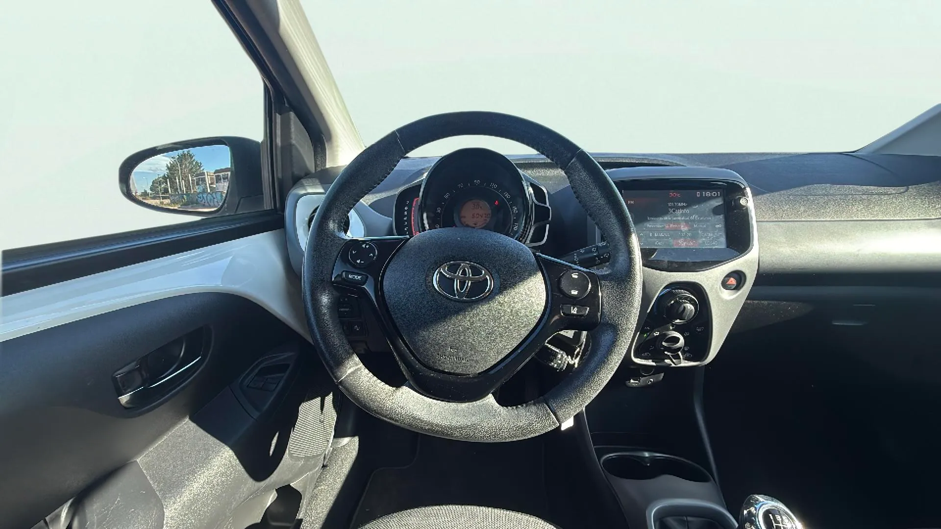 Toyota Aygo 1.0 70 x-play - foto 10