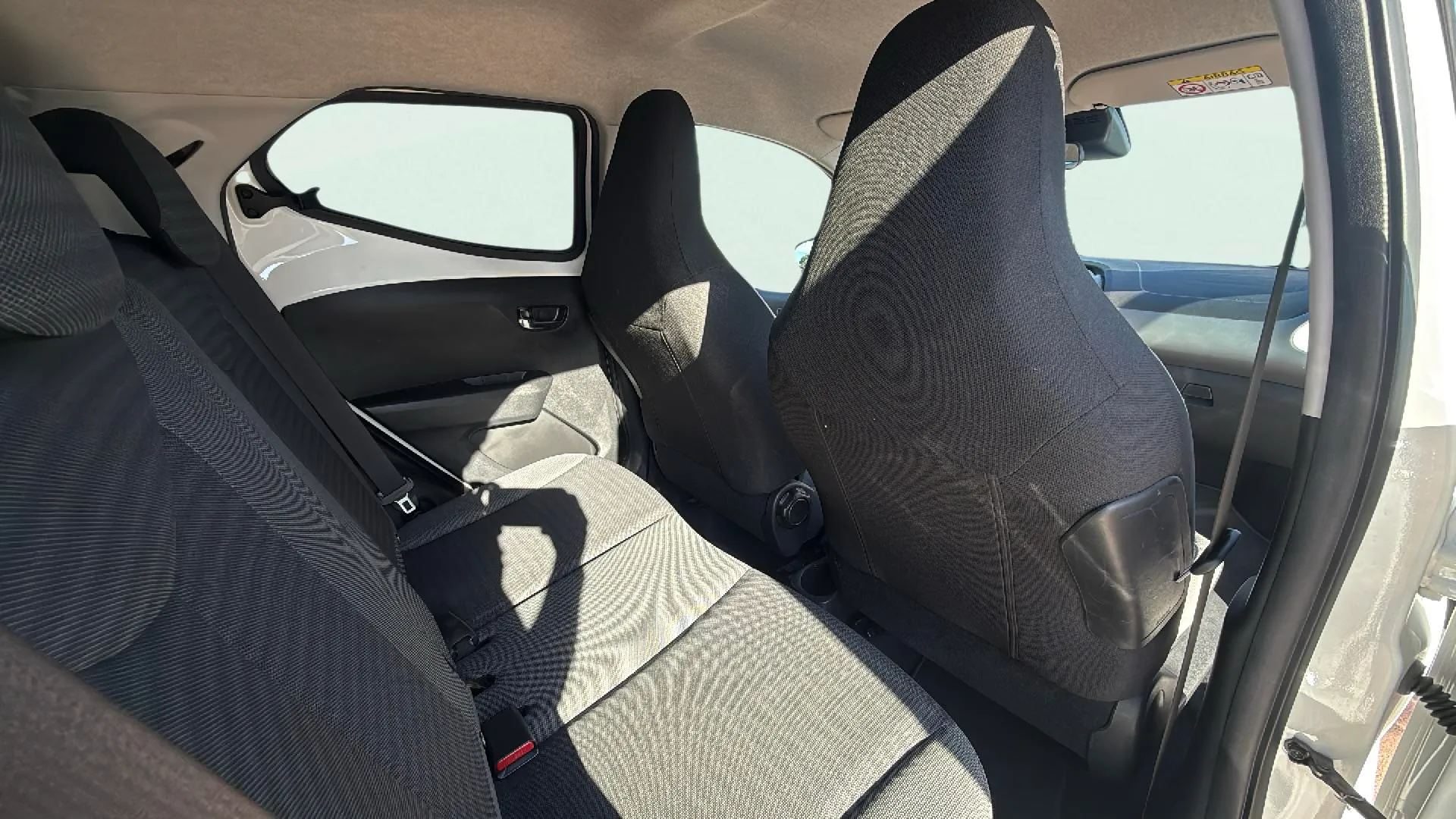 Toyota Aygo 1.0 70 x-play - foto 17