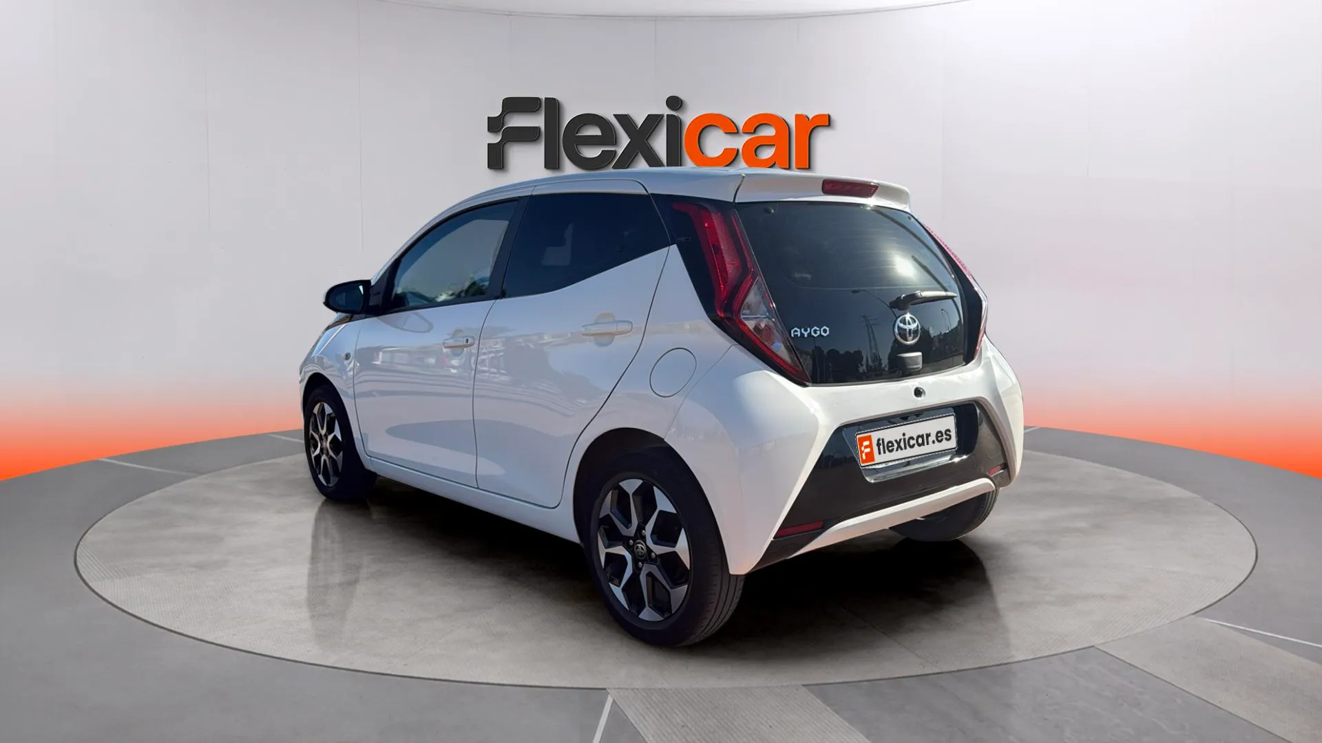 Toyota Aygo 1.0 70 x-play - foto 4