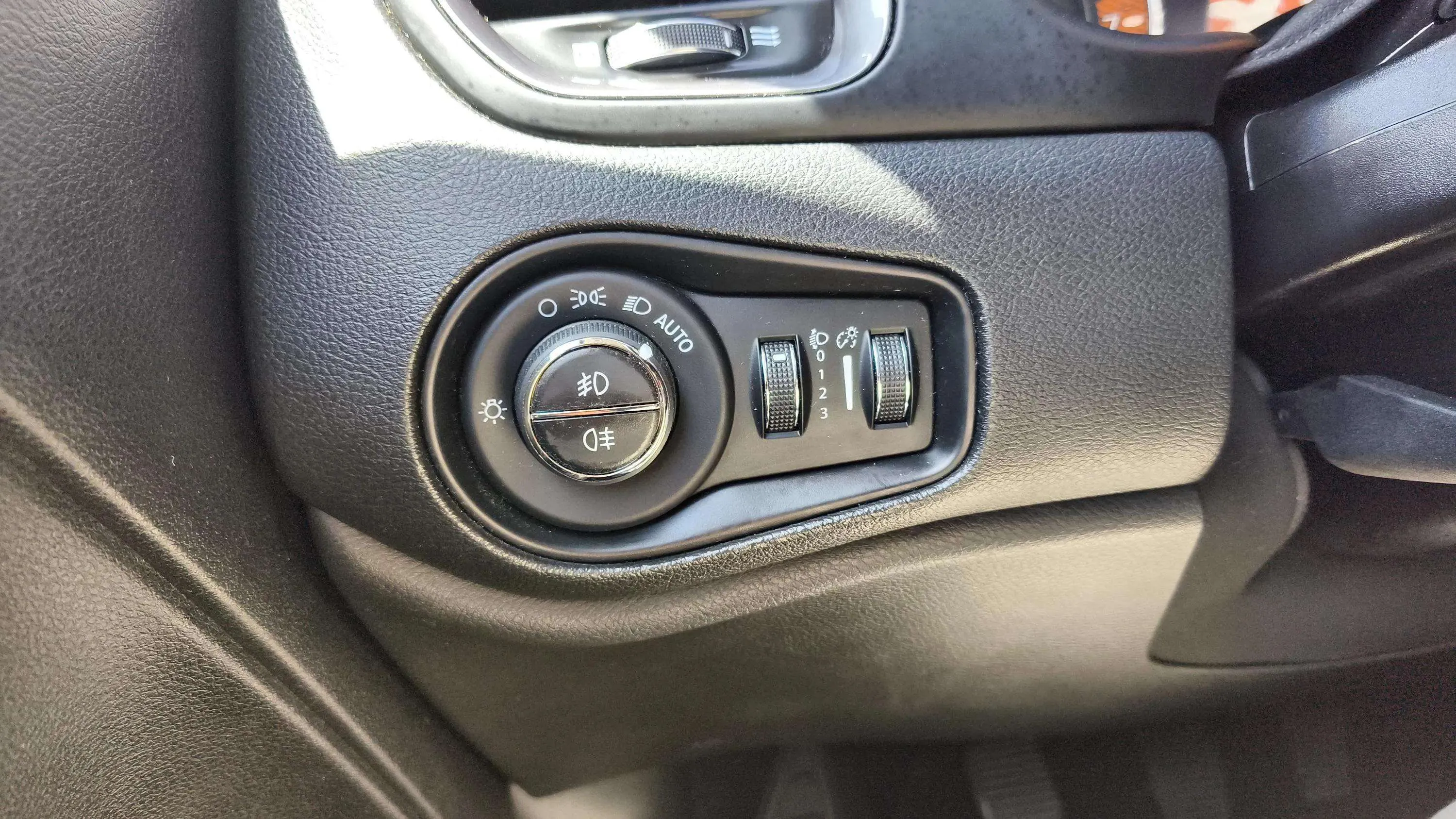 Jeep Renegade 1.0G Limited 4x2 - foto 22