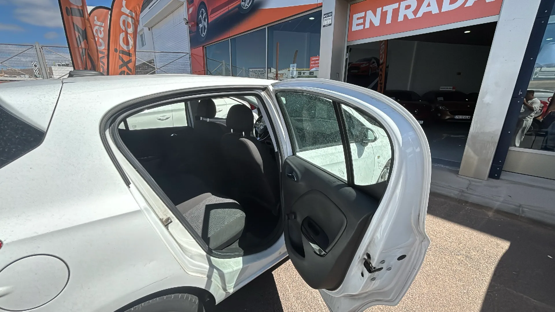 Opel Corsa 1.4 Expression - foto 10