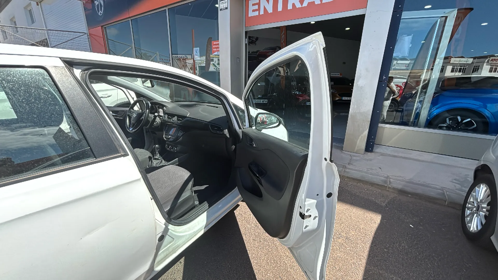 Opel Corsa 1.4 Expression - foto 9