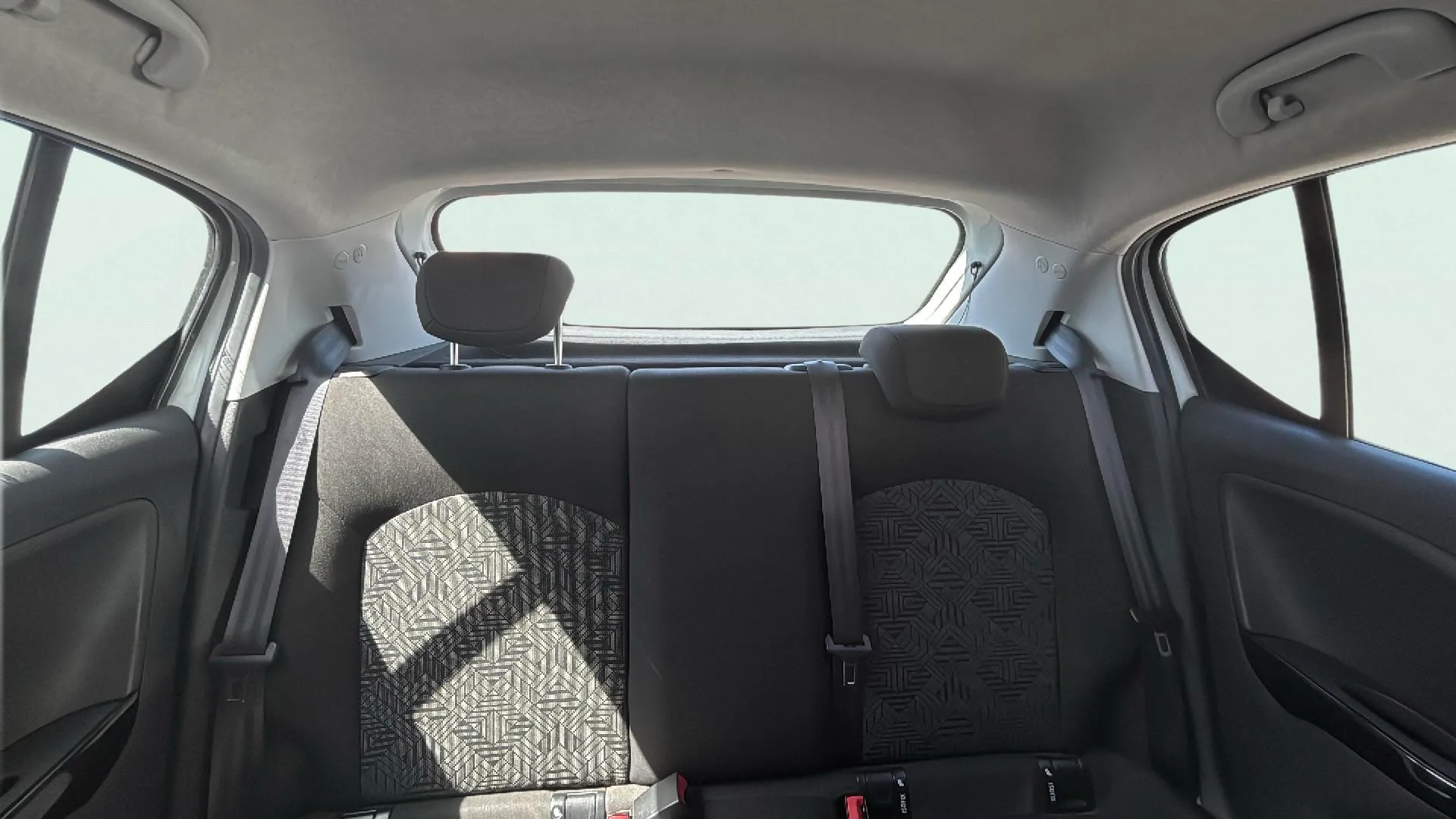 Opel Corsa 1.4 Expression - foto 11